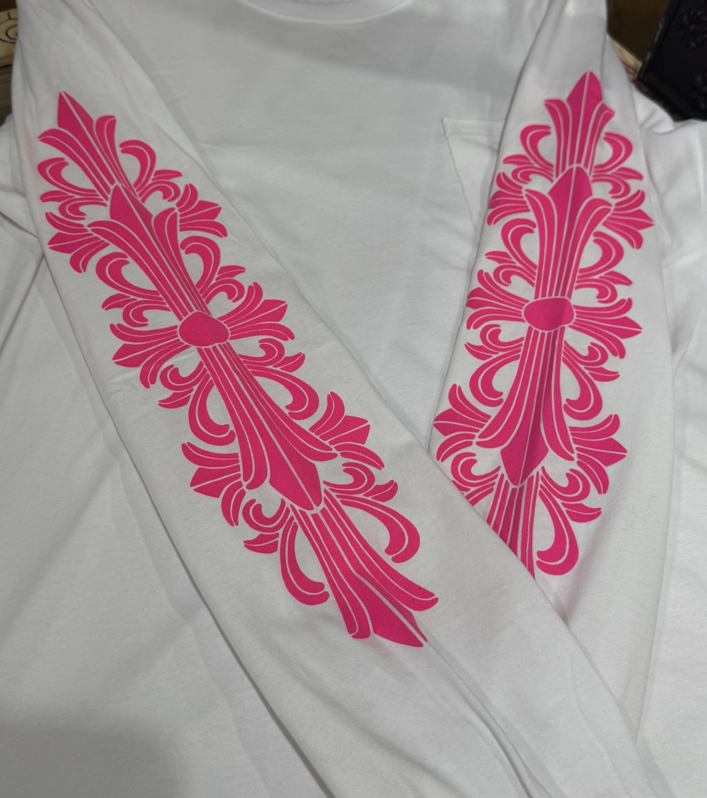 Chrome Hearts Pink Double-Sleeve Cross Vine Back Horseshoe T-Shirt, White Long-SleeveSize: S M L XL