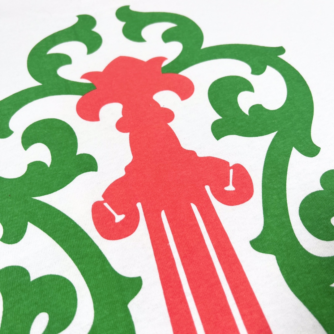 Chrome Hearts Los Angeles Limited EditionVine Sword Cross Long-Sleeve T-Shirt. Made from custom-woven and dyed 210g 100% cotton plain weave high-density fabric. The all-over print uses consistent thermosetting ink; the ink setting may result in a s