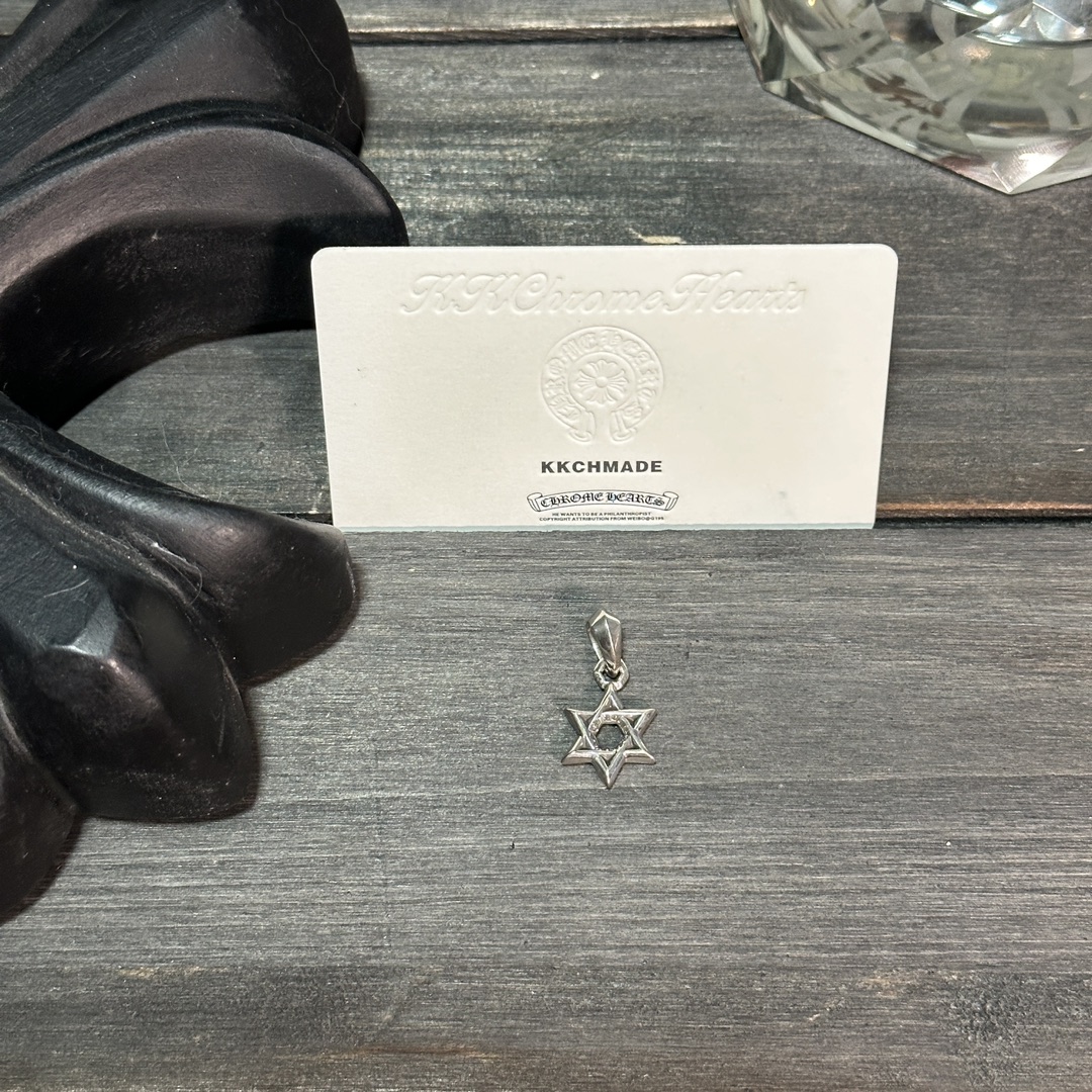 A family photo with a six-pointed star