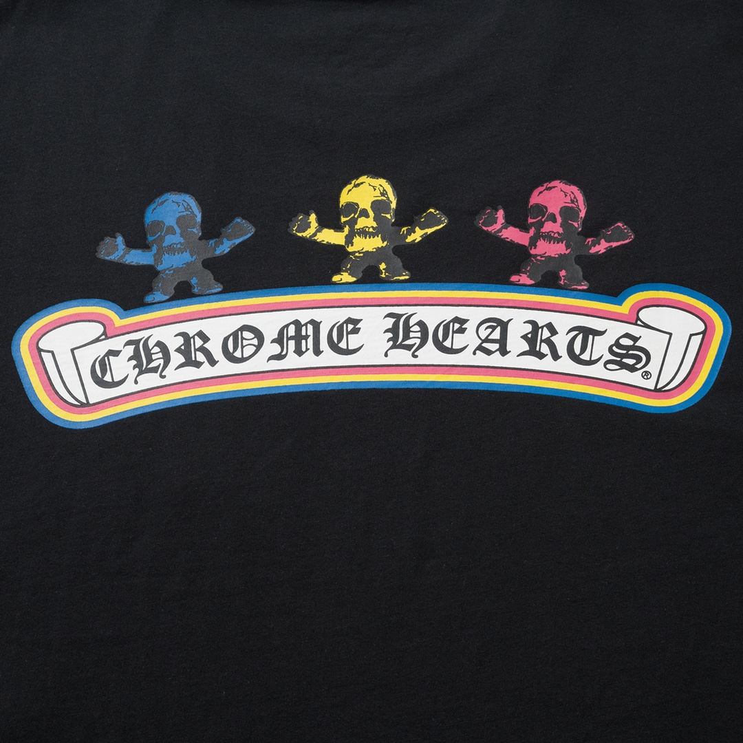 CH Foti Skull T-Shirt. Made of 230g 100% cotton. The print uses a thermosetting ink process. Custom-made accessories. Produced by a major manufacturer, demonstrating exceptional craftsmanship. Comfortable and natural to wear. Sizes S-XL