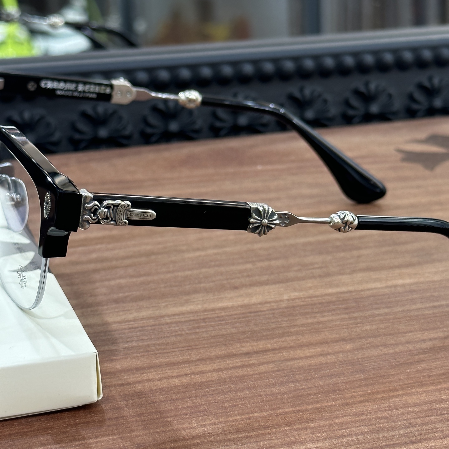 CH Eyeglasses Model: EVAGILISTSize: 53-19-143