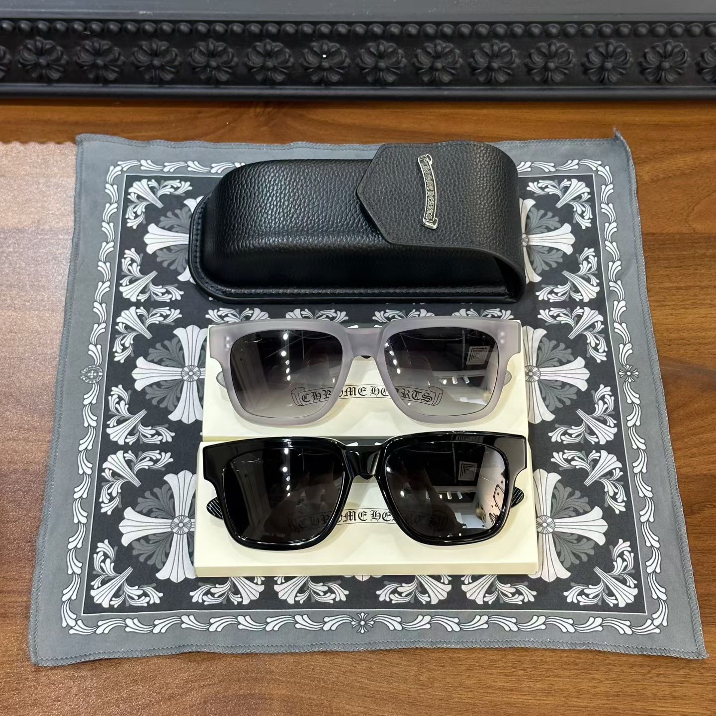 CH Sunglasses Model: BOX-OFFICER Size: 56-19-144