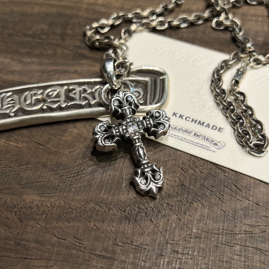 Customer order 📸 Moissanite full diamond flame cross + PP letter chain