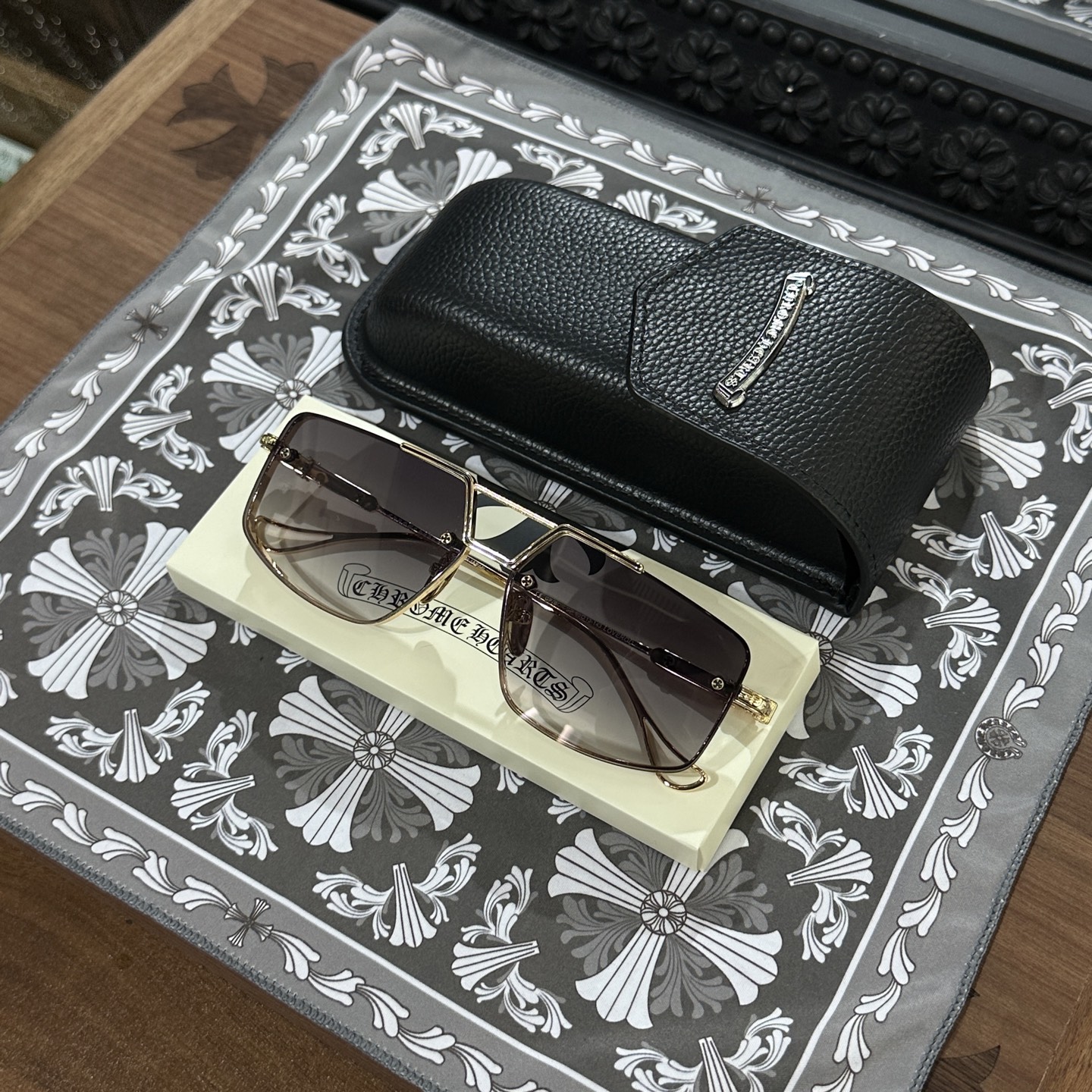 CH LOVEROD Aviator SunglassesSize: 60cm x 13-143cm