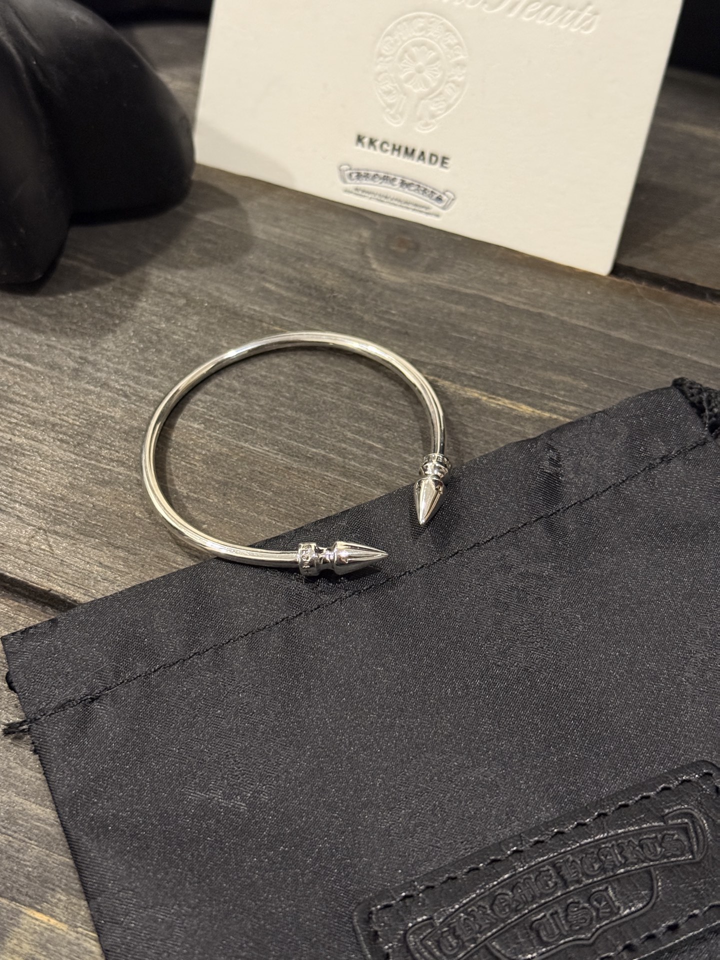 Customer order 🔝 Slim bullet-shaped bracelet