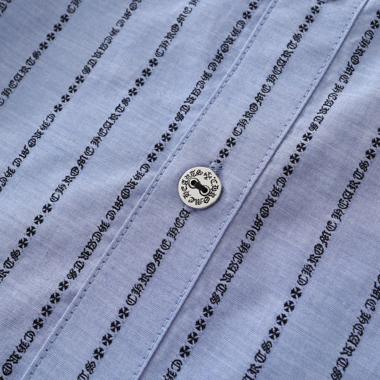 CH's new Sanskrit all-over print yarn-dyed shirt. Two colors and all sizes available. Original New York National Institute of Quality (purchased for 20,000). Custom-dyed yarn is made of 100-count double-ply yarn (minimum order 1000 meters). Crafted o