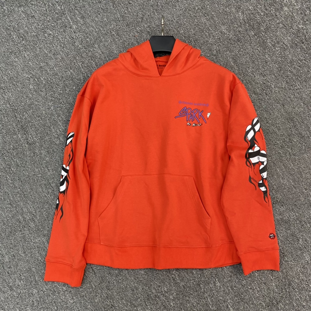 Chrome Hearts' latest Mattyboy series sweatshirt. Made with custom-dyed pure cotton orange-red fabric, featuring imported ink printing for a three-dimensional effect. The complex coloring process results in high costs. Custom-made to order, perfect d