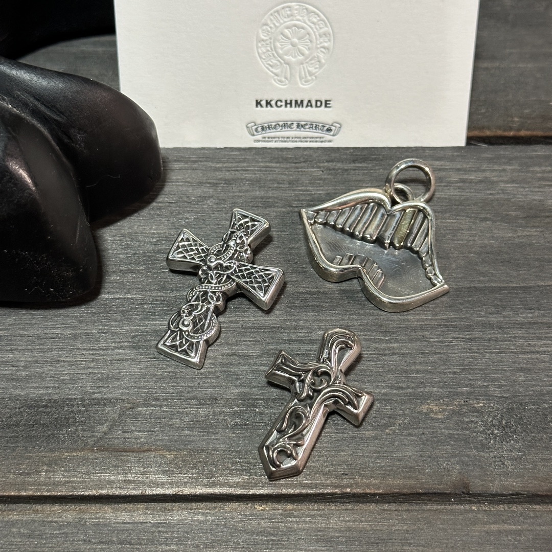 Rare pendant 📸 Rolling Stone Gold Tooth/Celtic Dragon/Vulcan Vine