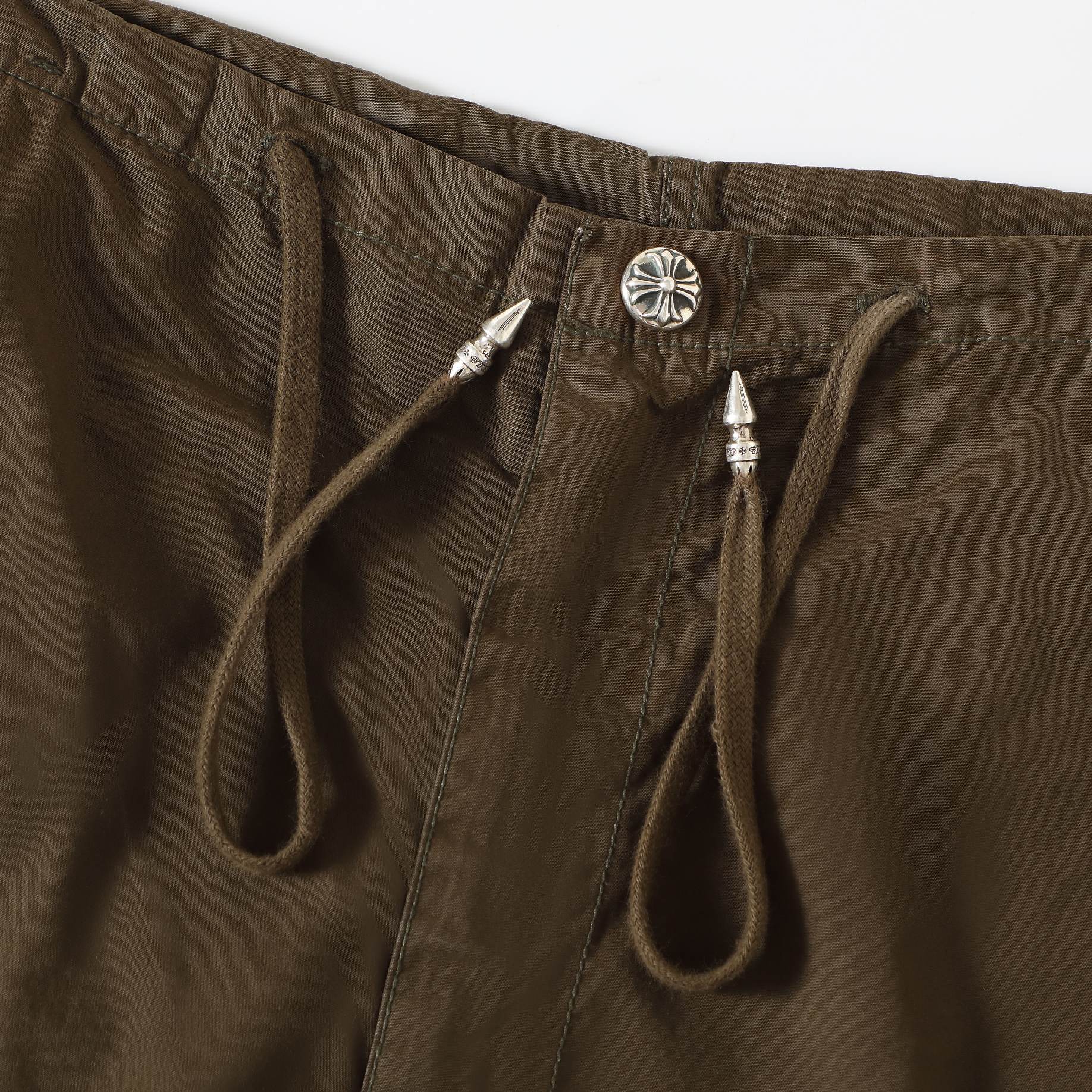 CH Chrome Hearts 24ss Drawstring Wide-Leg Paratrooper PantsOriginal version purchased for over 20,000 RMB. Made of military green custom-dyed pure cotton fabric, 200g, thick and breathable. Sizes are the same as the original, only one size available