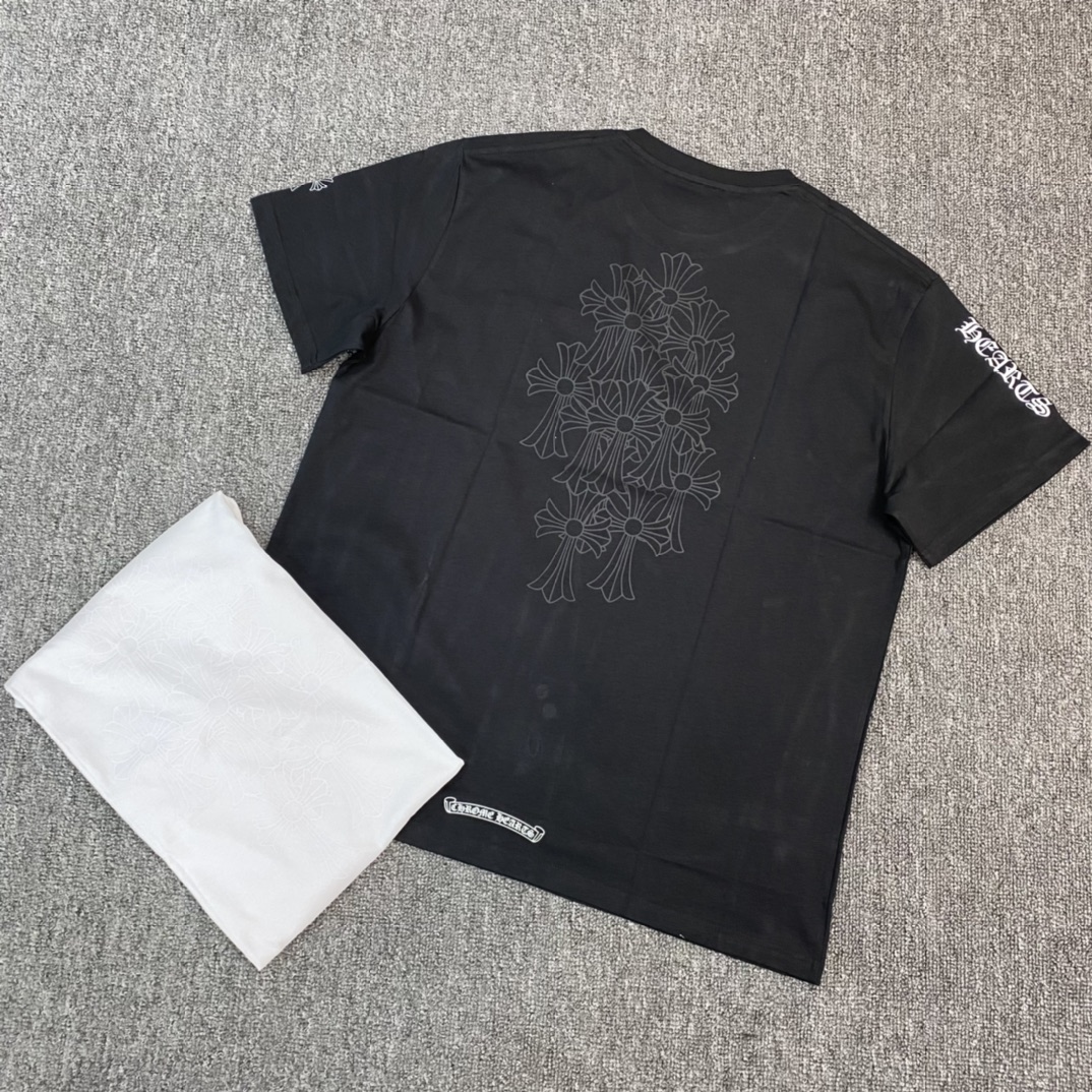 Chrome Hearts Shadow Cross Short-Sleeve DressFabric: Custom-woven and dyed 40% count 220g pure cotton, single-sided reactive dyeingBulk stock received. Thermosetting ink printing, 1:1 replica. Unisex style.Sizes: S, M, L