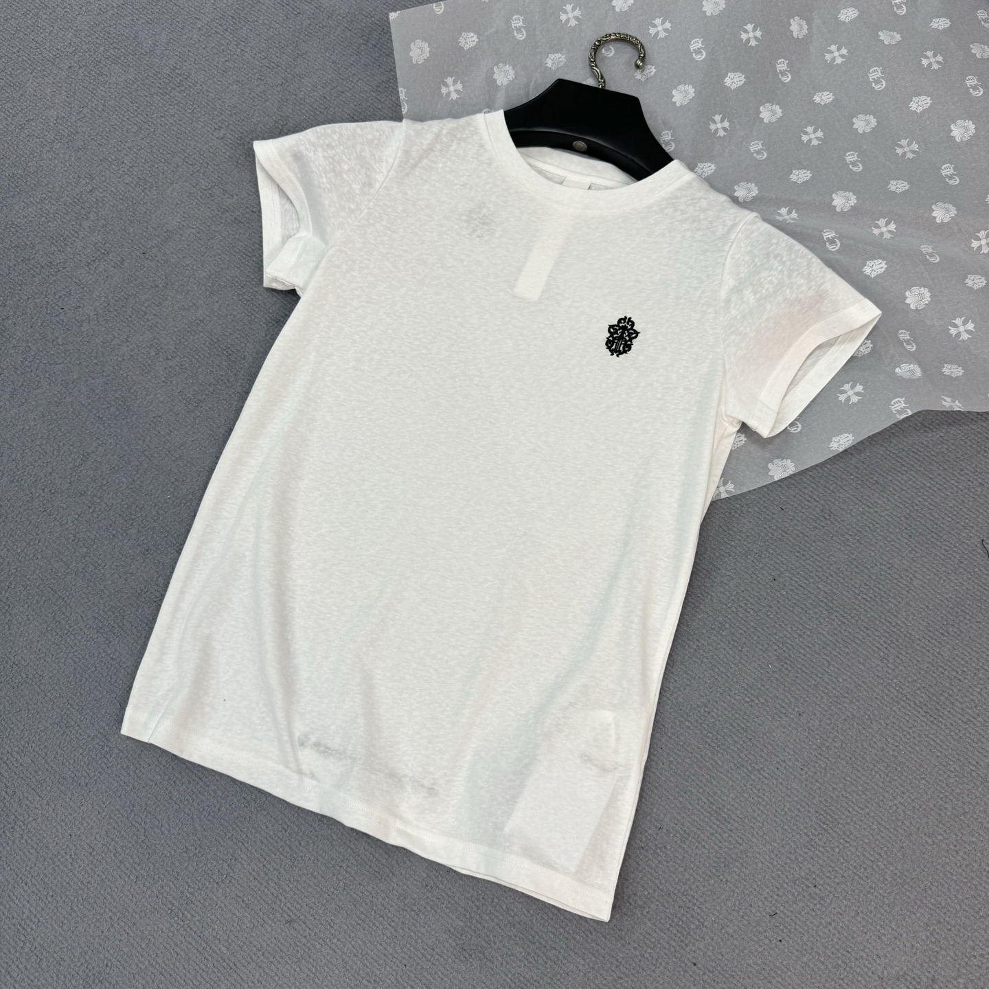 Chrome Hearts GRP Y Embroidered Slim Fit Women's Short-Sleeve T-ShirtCustom-knitted 160g high-sheer pure cotton fabric, 3D embroidered details, in stock and ready to shipSizes: S M L XL