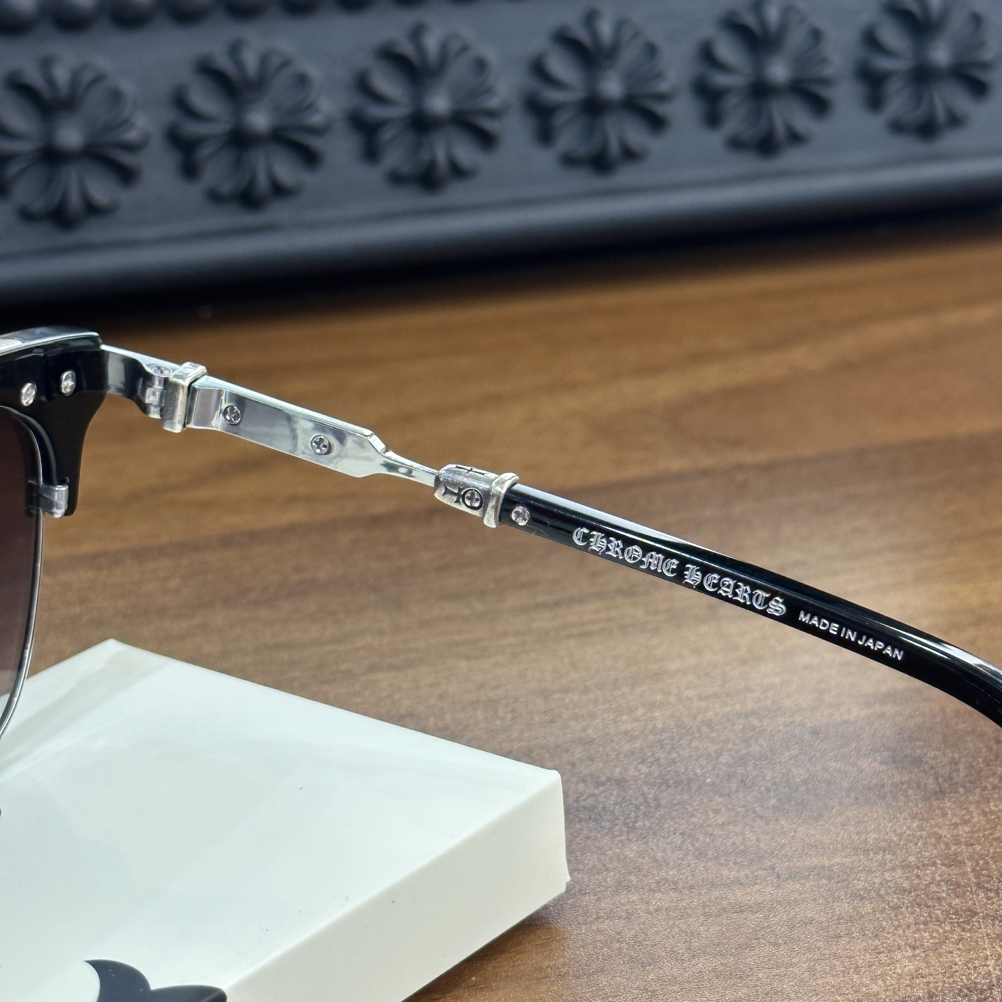 CH Sunglasses Model: Smile IIMaterial: 925 SilverSize: 54 (18-146mm)