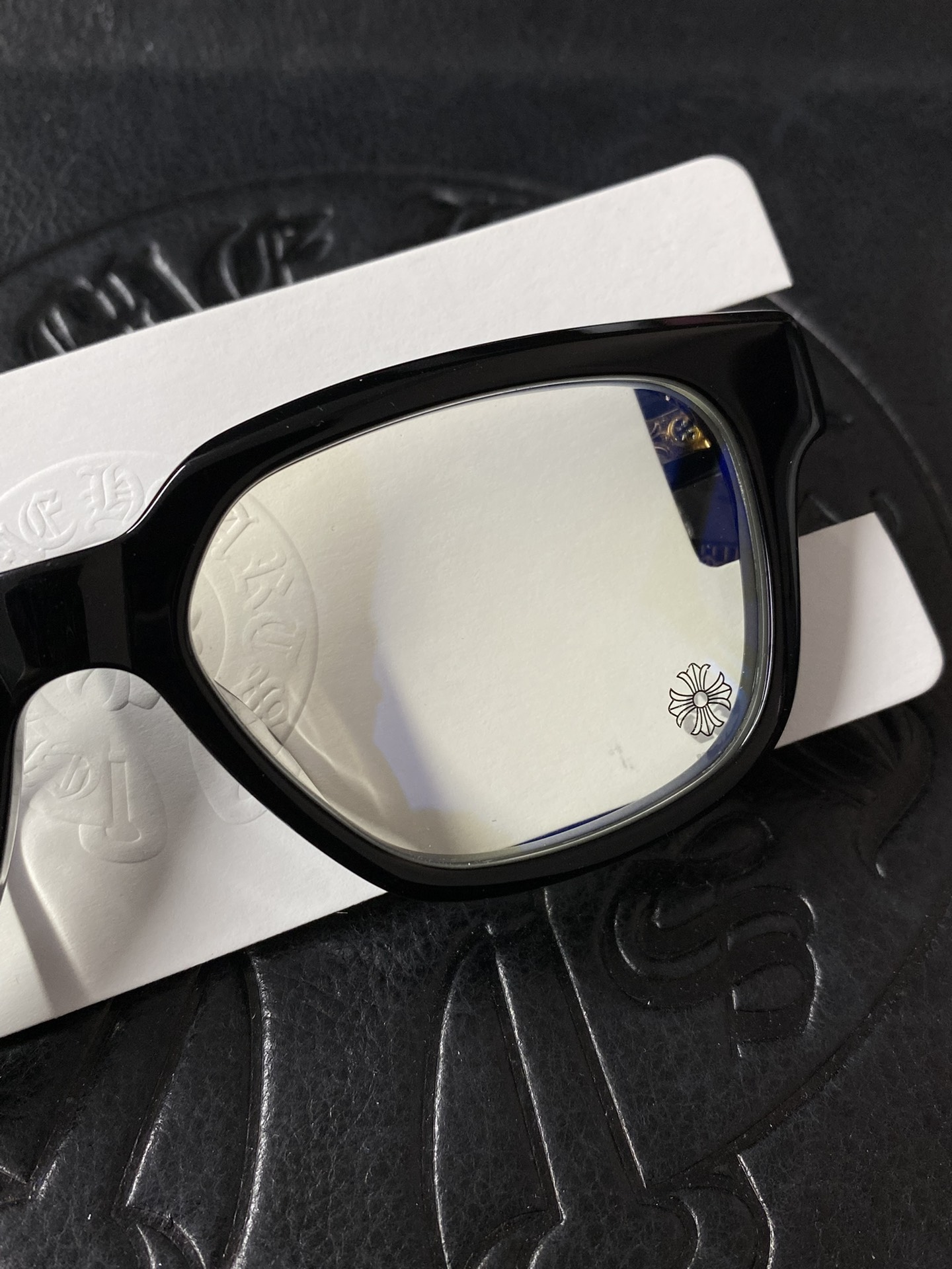 Chrome Hearts925 Sterling Silver Accessories, New Gold-rimmed Black-framed Sword GlassesSterling silver + acetate frame, featuring two 925 sterling silver sword ornaments and two cross-shaped details on the interior. 1:1 replica, meticulous atten