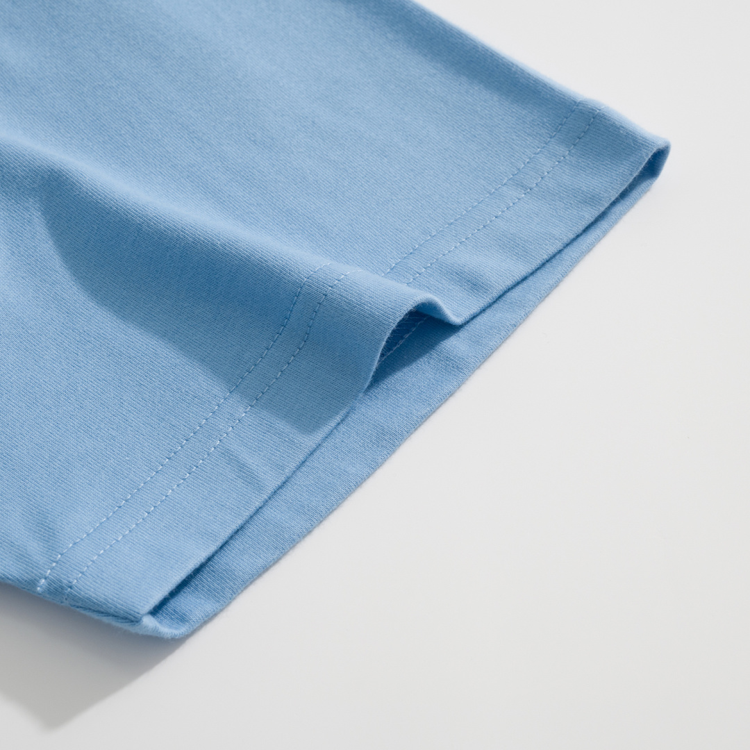 CH Miami Exclusive Horseshoe Print Short-Sleeve T-ShirtIdentical dark print, distressed washed dusty blue, exclusive wash process for a retro look. Made with 190g thickened fabric for a crisp and structured fit. Double stitching reinforces the neck