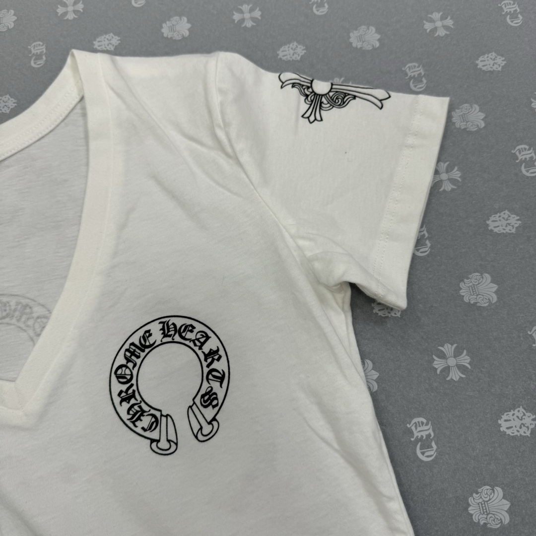 Chrome Hearts Popular V-Neck Women's Three-Element Short-Sleeve T-ShirtMade from custom-dyed Yb pure cotton, soft and delicate, with matching neckline sizesSizes: S M L