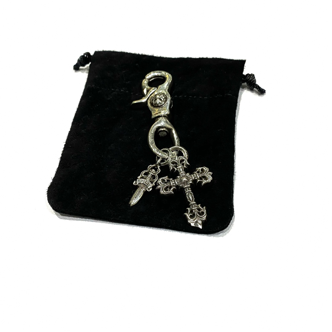 Chrome Hearts Keychain, Flaming Cross, Ring SwordAuthentic replica, genuine antique engraving, anodized texturePrice: 20,000+ RMB. Made entirely of 925 sterling silver with an antique finish. Material can be authenticated. Incomparable to common wh