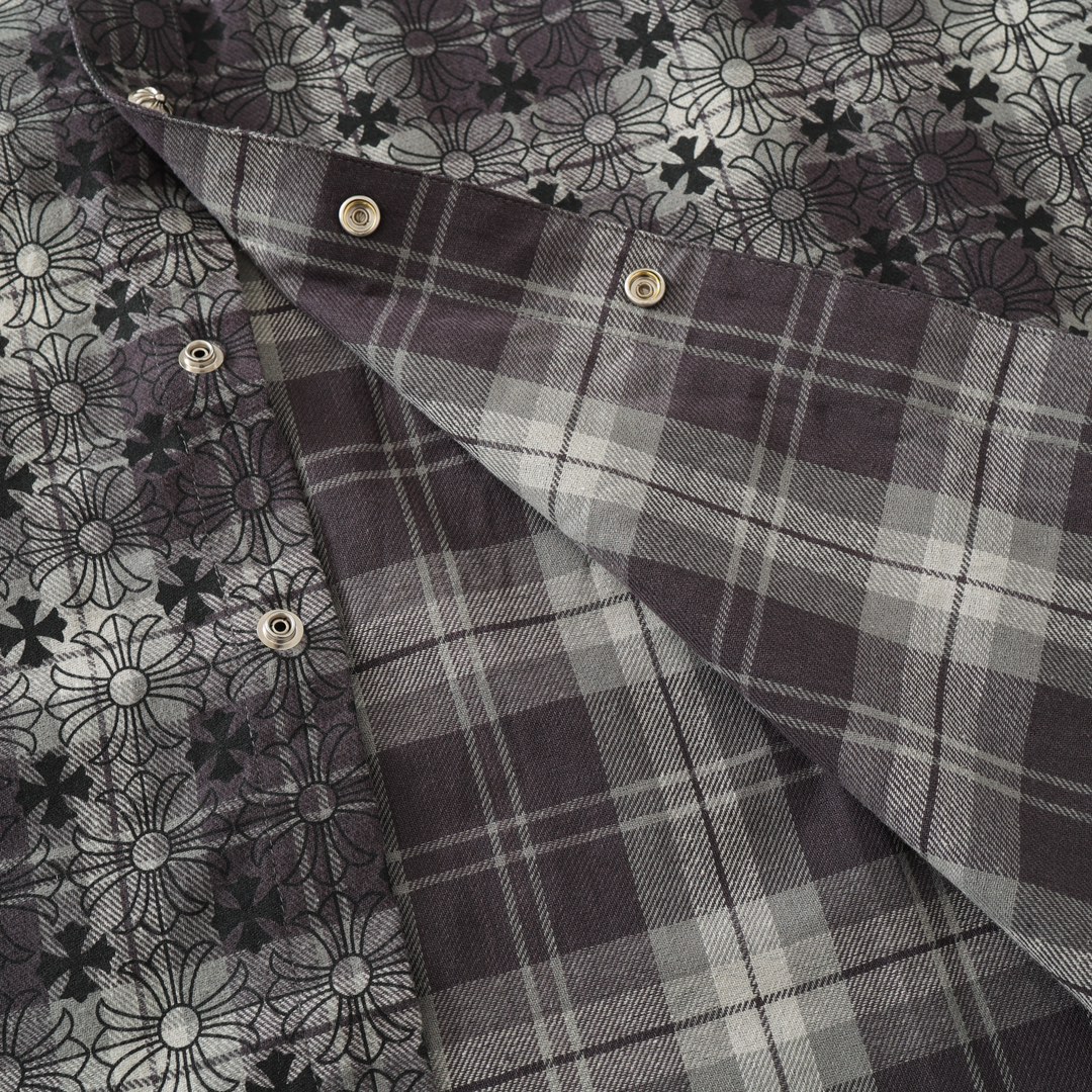 CH's new all-over print shirt with subtle pattern. All sizes are now available. Made of 100% cotton sesame-patterned checkered fabric with a subtle print. Hand-cut with matching patterns throughout. Custom genuine leather hand-embroidered sleeves. Cu
