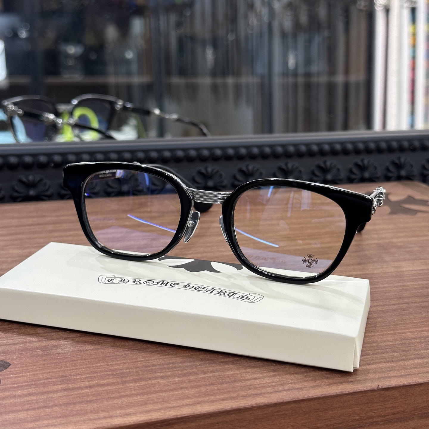 CH Eyeglasses Model: DUCK BUTTERSize: 52-21-152
