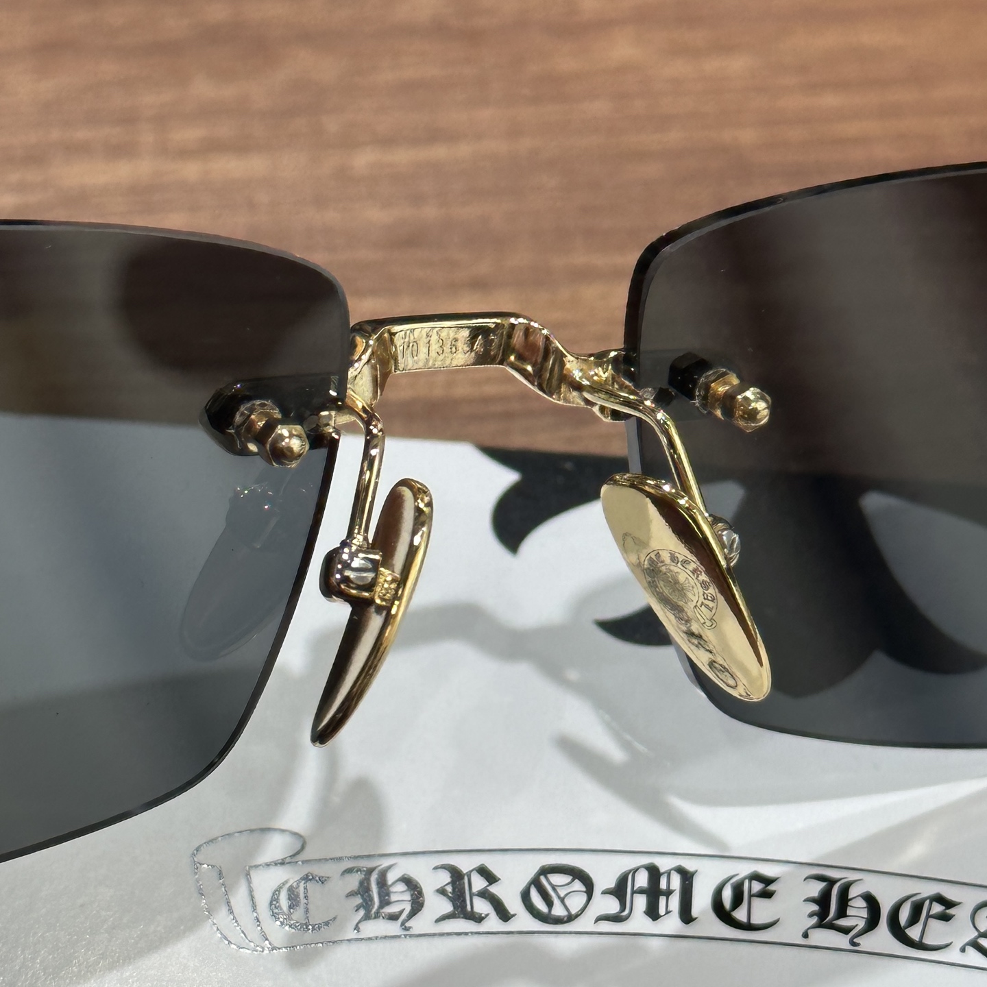 CH Sunglasses Model: DEEP IIMaterial: 925 Sterling SilverSize: 57mm x 20-146mm (All logo areas are made of 925 Sterling Silver)