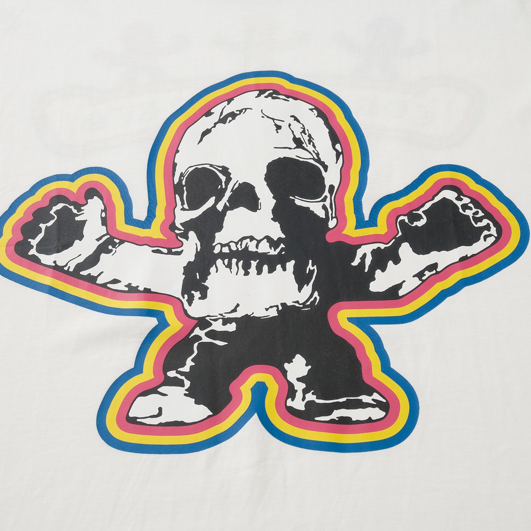 CH Foti Skull T-Shirt. Made of 230g 100% cotton. The print uses a thermosetting ink process. Custom-made accessories. Produced by a major manufacturer, demonstrating exceptional craftsmanship. Comfortable and natural to wear. Sizes S-XL