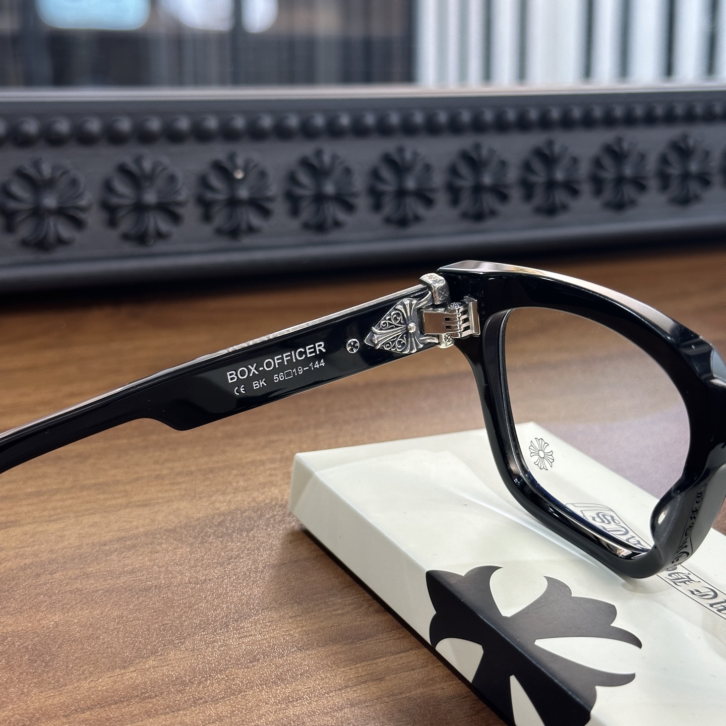 Glasses Model: BOX-OFFICER Size: 56-19-144