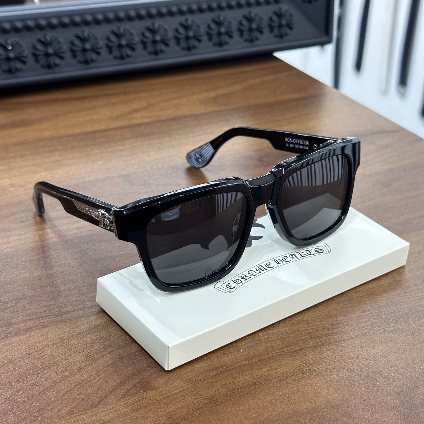 CH Sunglasses Model: BOX-OFFICER Size: 56-19-144