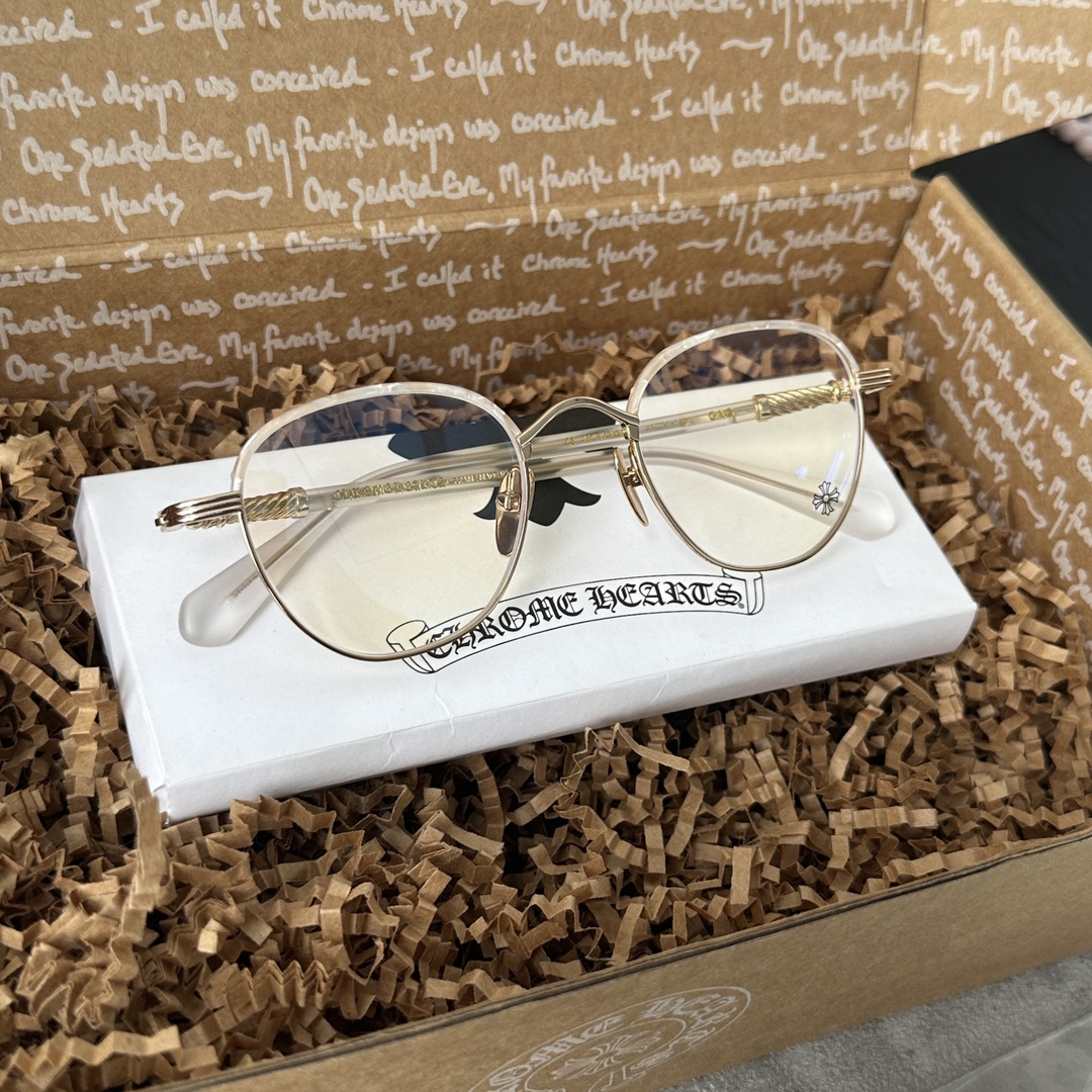 Chrome HeartsGAG Sterling Silver Eyeglasses FramesExclusive online, transparent gold, Italian imported materialsFour-color glasses, first batch limited stock available. Original price ¥12400 (authentic), ¥9300 (VIP). 925 sterling silver hardwar
