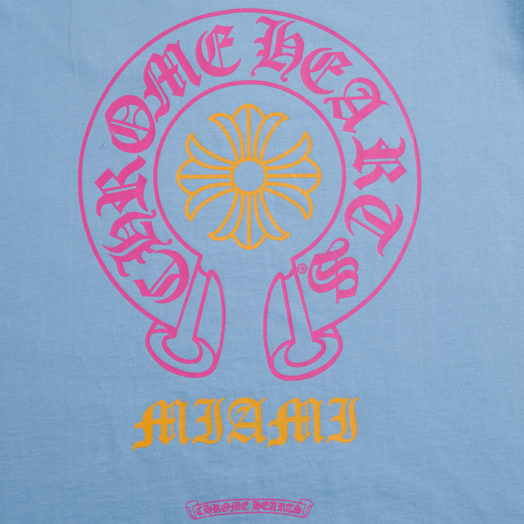 CH Miami Exclusive Horseshoe Print Short-Sleeve T-ShirtIdentical dark print, distressed washed dusty blue, exclusive wash process for a retro look. Made with 190g thickened fabric for a crisp and structured fit. Double stitching reinforces the neck