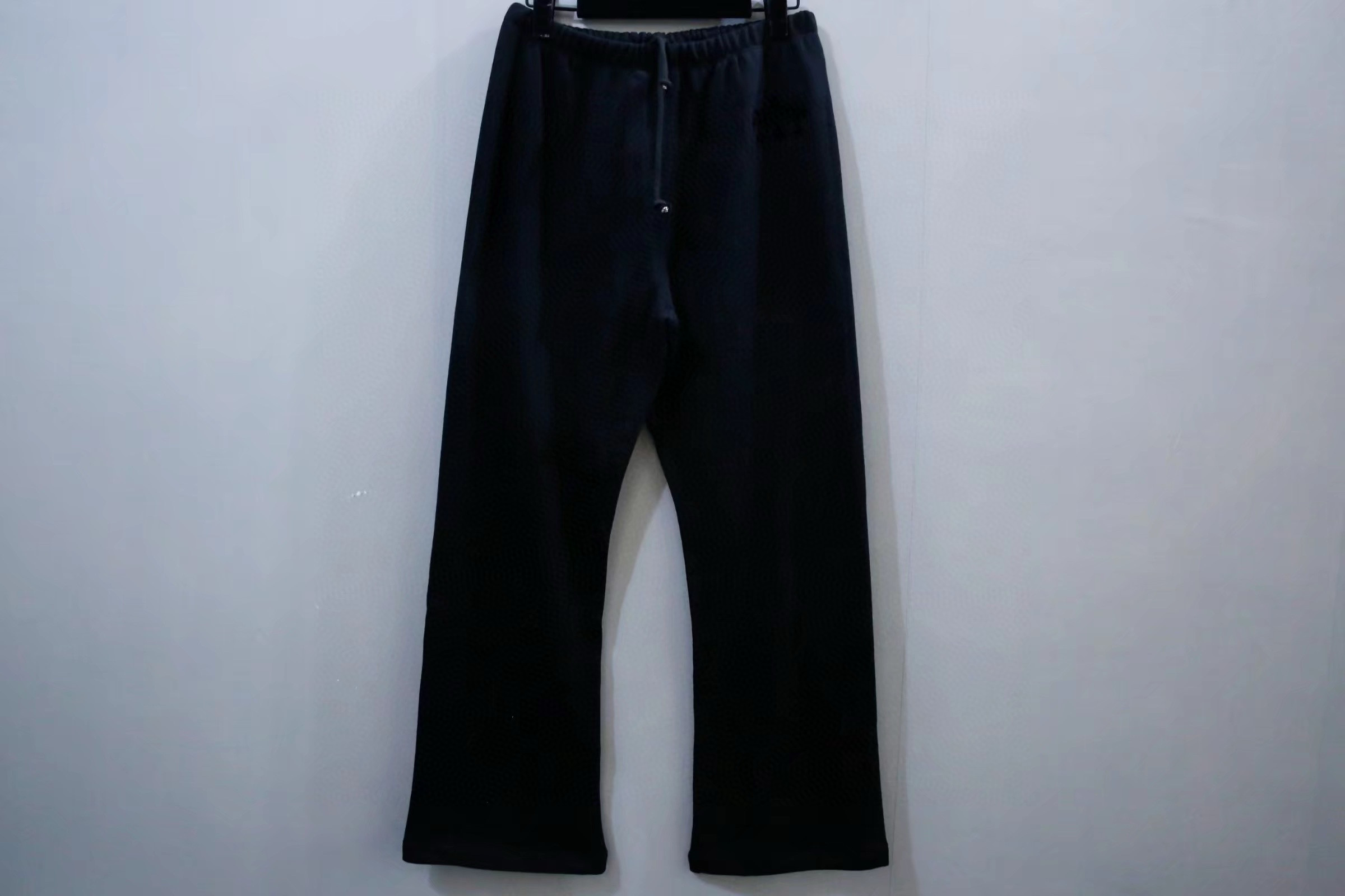 Chrome Hearts Grey Flocked Three Cross Casual Sweatpants. Custom-woven and dyed chunky knit loose fabric, segmented cut. Uses the same electrostatic flocking process as the finished garment, not the usual die-cut process; the color may vary depending