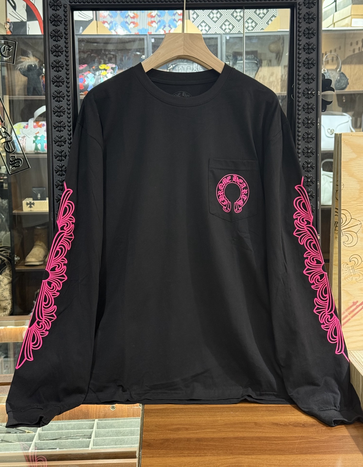 Chrome Hearts Pink Double-Sleeve Cross Vine Back Horseshoe T-Shirt, Black Long-SleeveSize: S M L XL