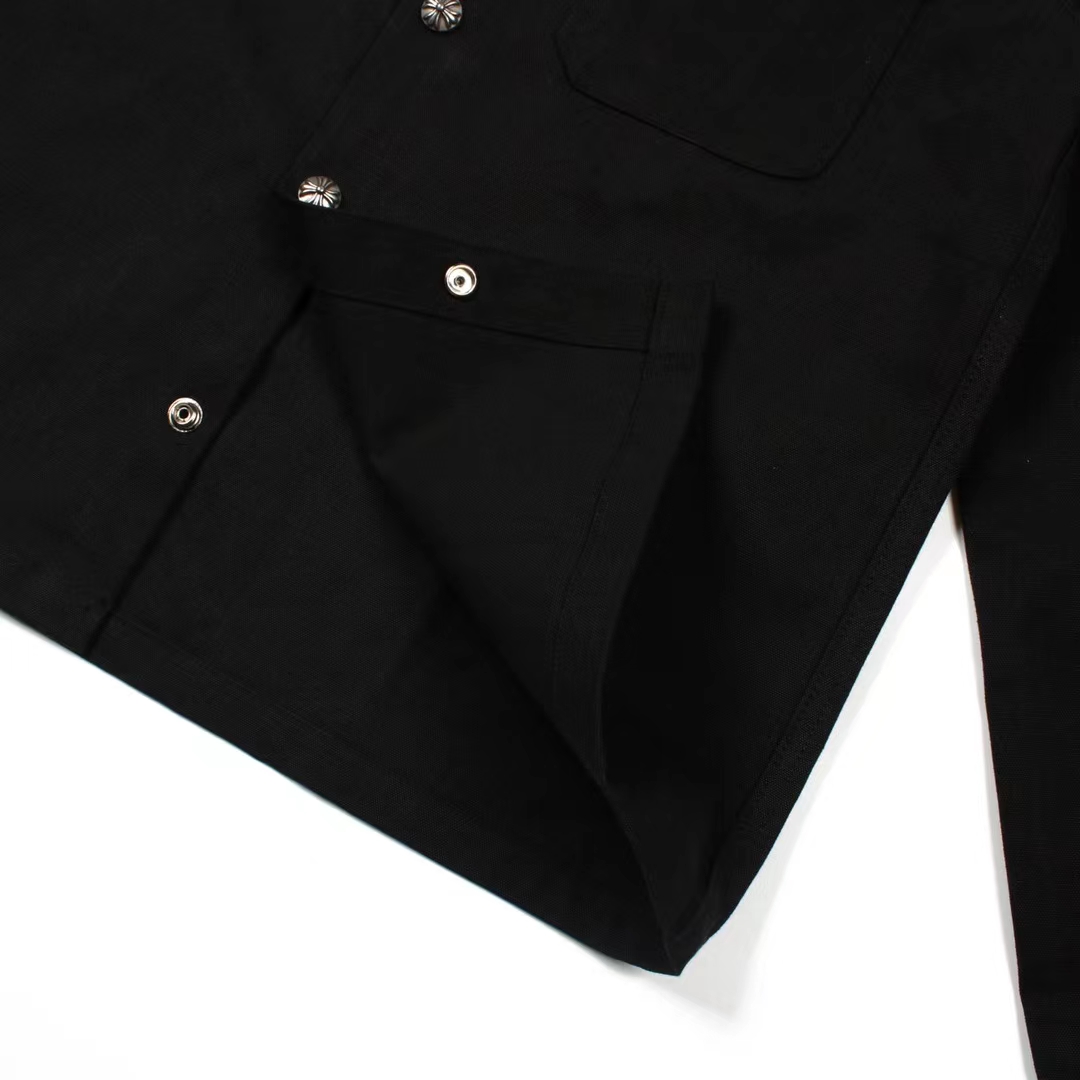 CH Chrome Hearts Basic JacketFabric: Custom 360g high-density 100% cotton fine beaded fabricDetails: Classic cut with a forward-leaning seam, unlike the standard cuts on the market, 22 cross-stitch genuine sheepskin embroideryHardware: Custom-made