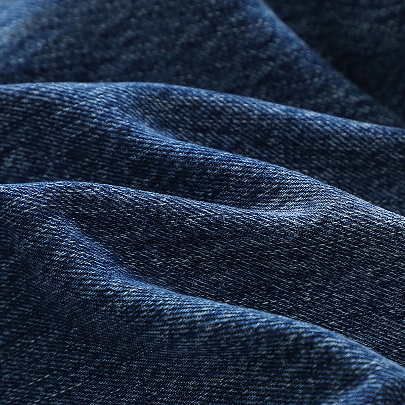 CH's new limited edition Ginza base is made of a special 14.2mm thickened cotton blue denim; the washing process involves stone milling throughout to create a classic vintage effect, with partial hand rubbing and no bleaching, resulting in clear patt