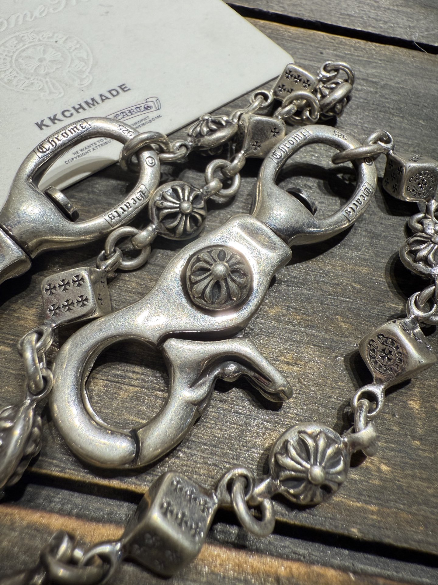 Double-headed lobster buckle, God of Gamblers dice trouser chain, limited stock available.