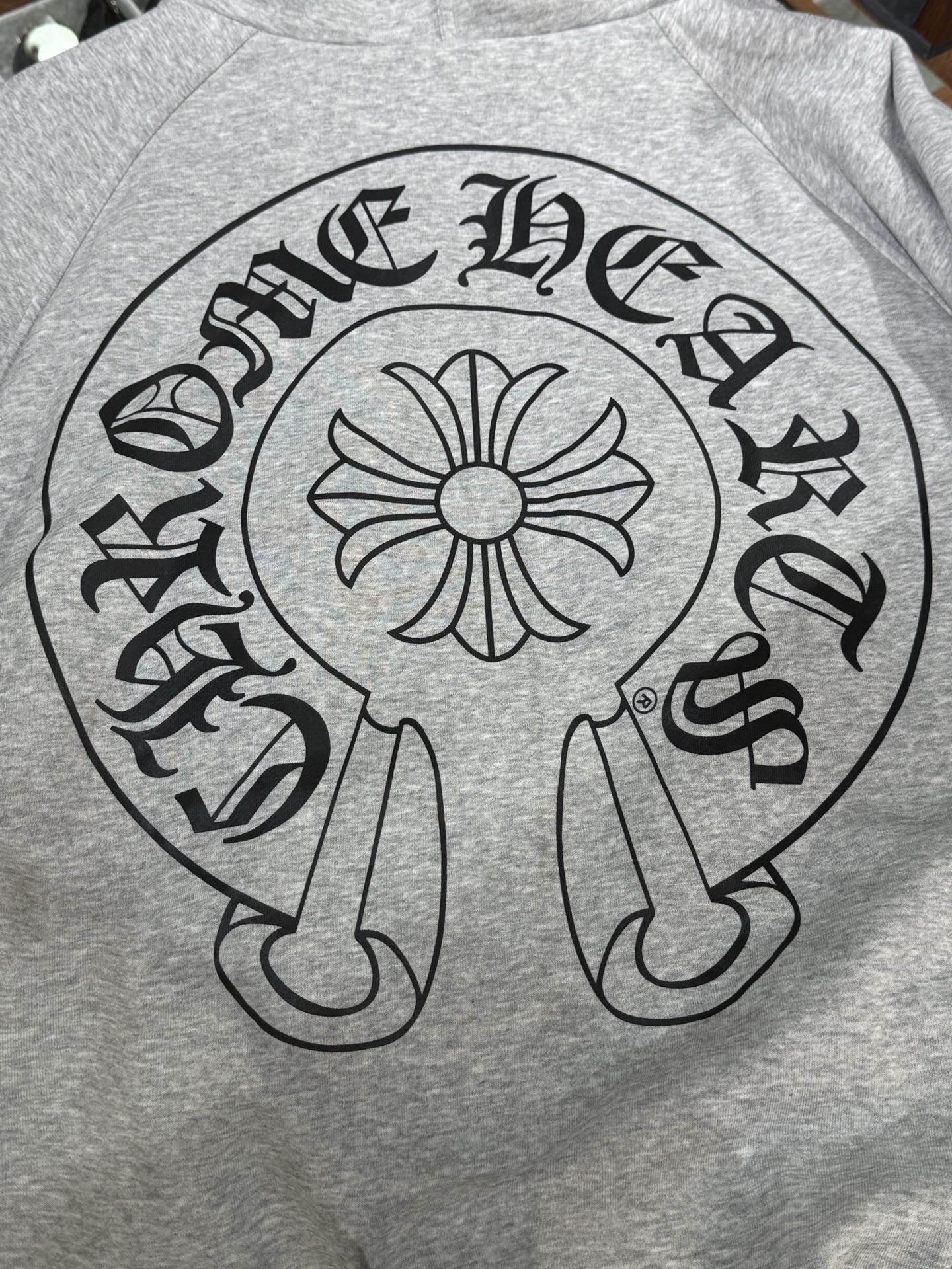 CH New Reversible Hooded Cotton JacketBoth sides are wearable, extremely cost-effectiveOne jacket is enough for winter (one layer of gray knit lining, two layers of inner fabric, one layer of down cotton)Sizes: S, M, L