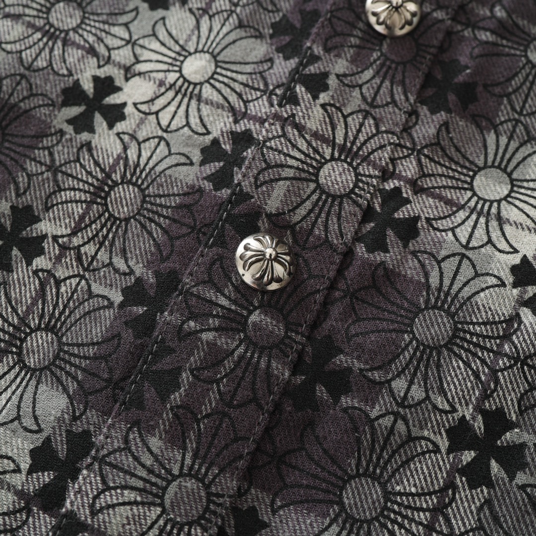 CH's new all-over print shirt with subtle pattern. All sizes are now available. Made of 100% cotton sesame-patterned checkered fabric with a subtle print. Hand-cut with matching patterns throughout. Custom genuine leather hand-embroidered sleeves. Cu