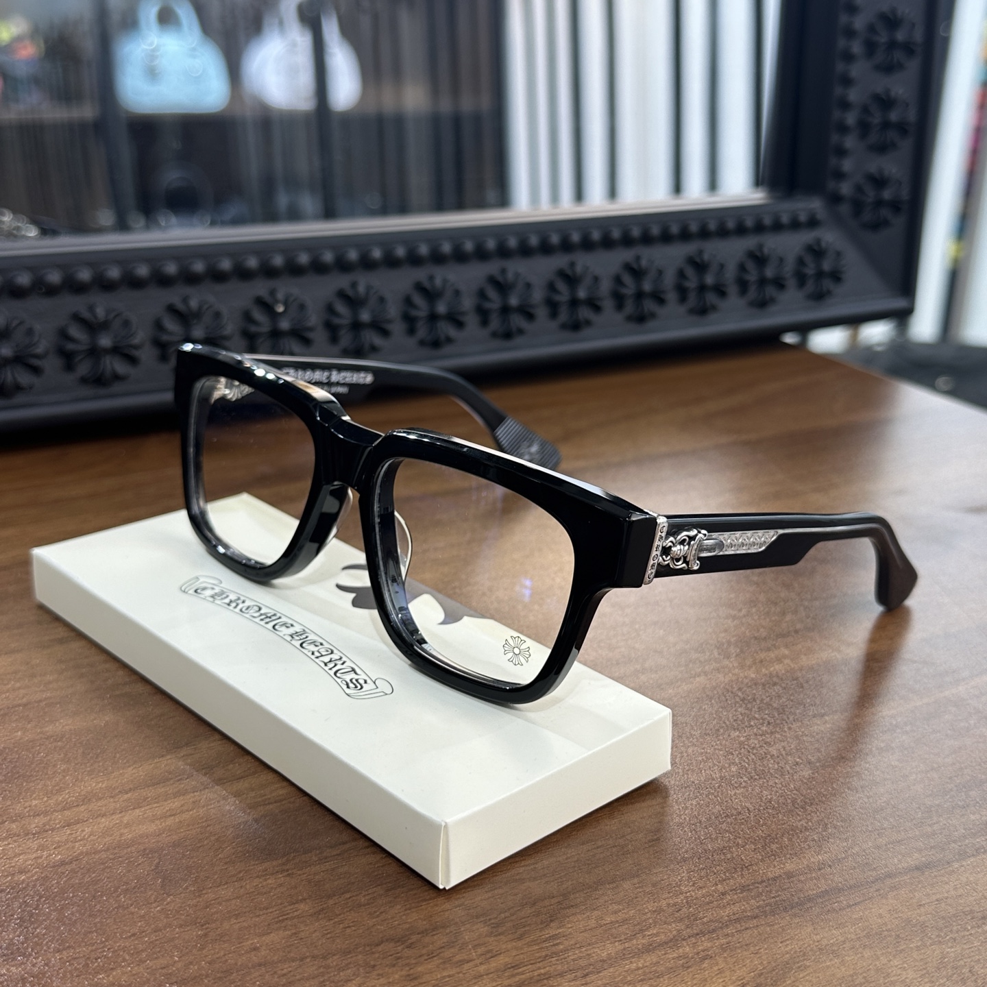 Glasses Model: BOX-OFFICER Size: 56-19-144