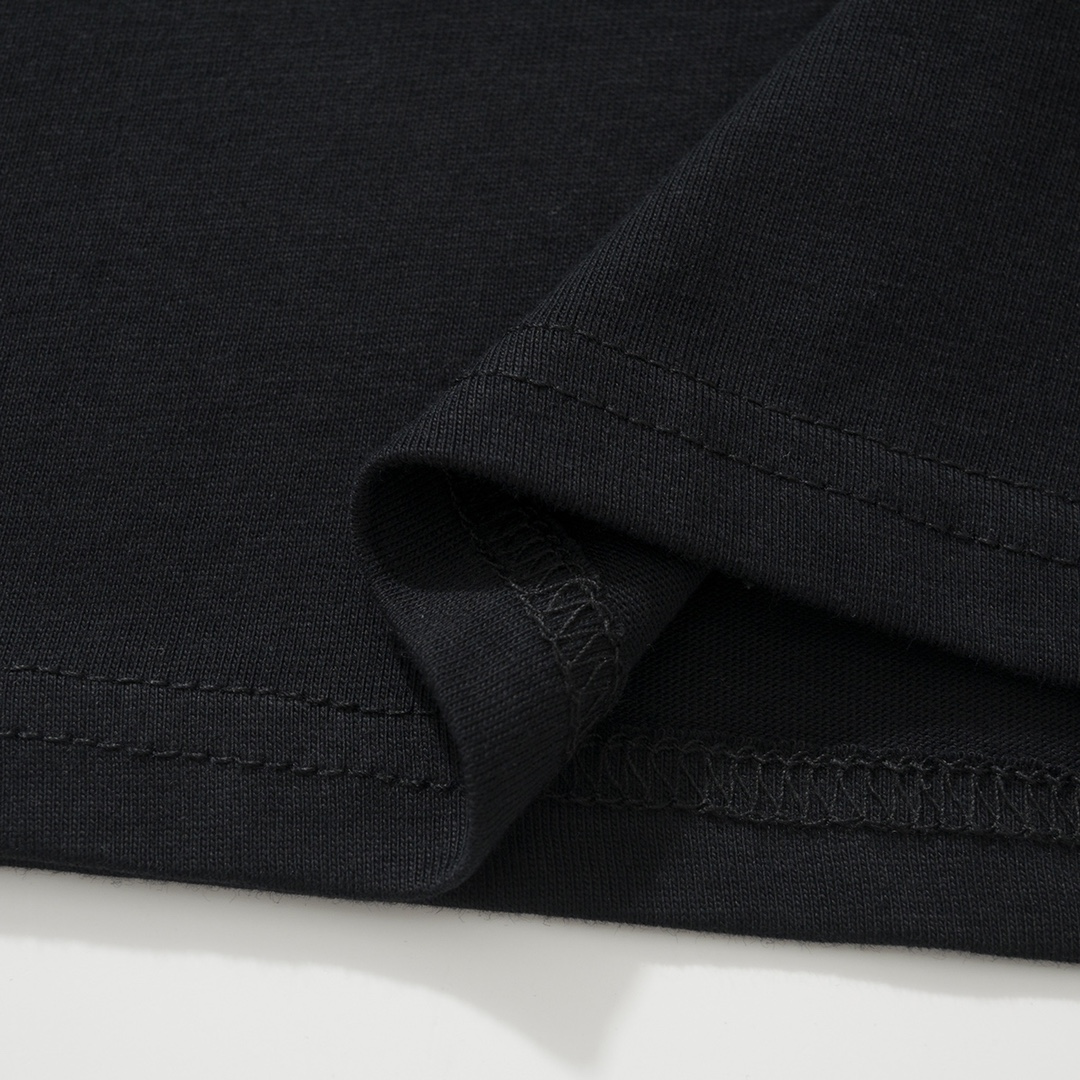 CH Chrome Hearts 24SS Horseshoe Print Polo ShirtMade from custom-woven and dyed 220g pure cotton, soft and comfortable to the touch, very skin-friendly, versatile and simple. The collar and chest print uses imported ink for 3D printing with consist