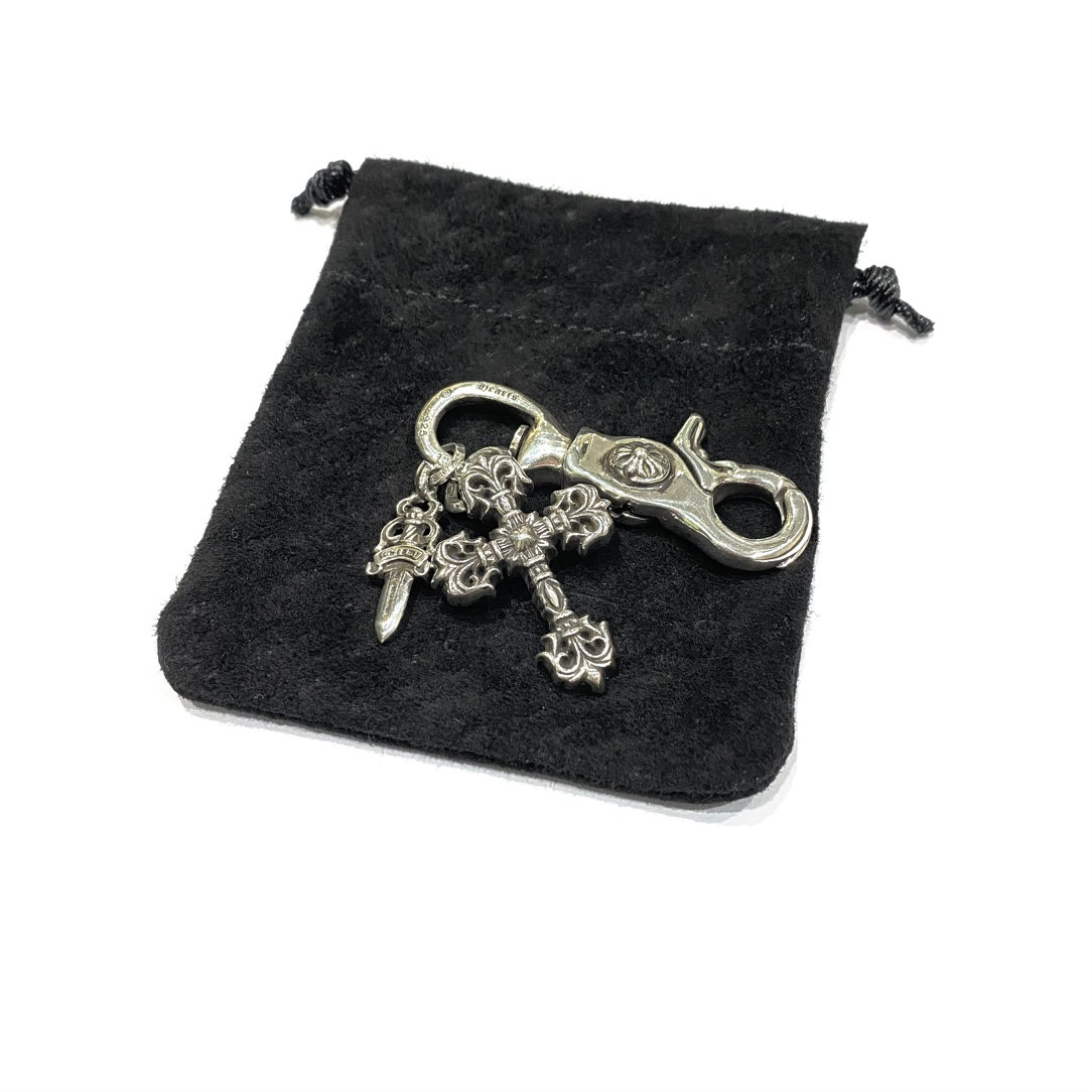 Chrome Hearts Keychain, Flaming Cross, Ring SwordAuthentic replica, genuine antique engraving, anodized texturePrice: 20,000+ RMB. Made entirely of 925 sterling silver with an antique finish. Material can be authenticated. Incomparable to common wh