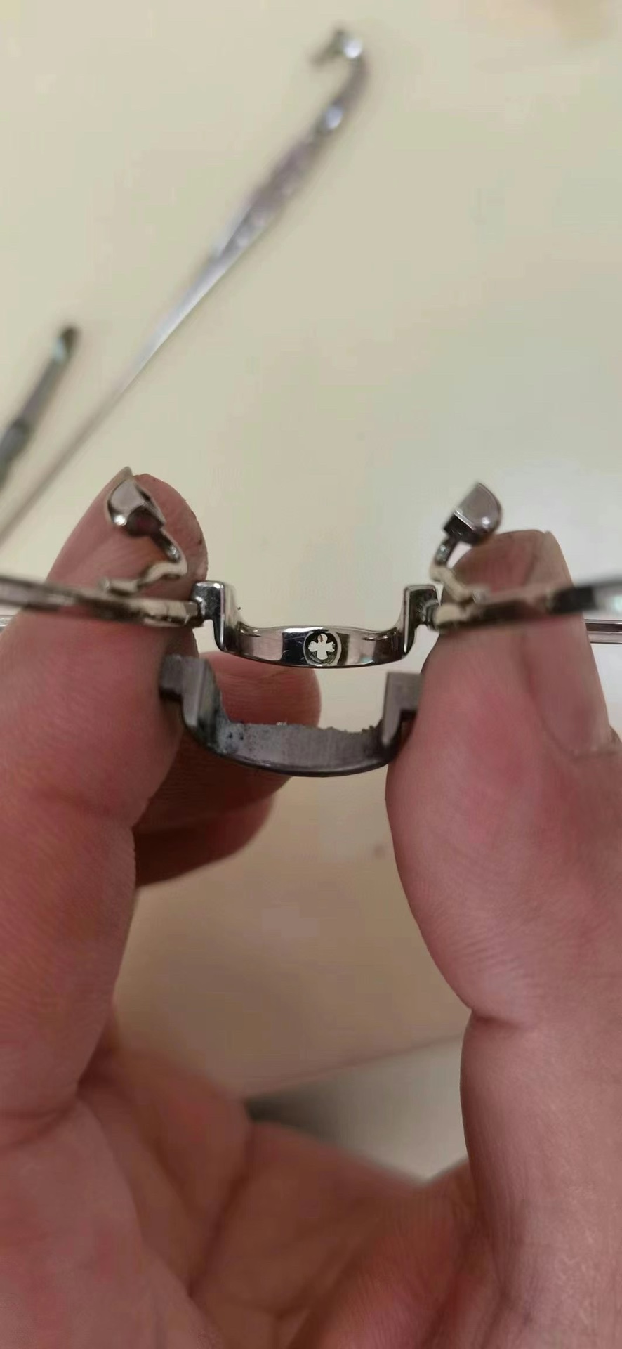 Chrome Hearts Xue Zhiqian Sterling Silver GlassesMost on the market are cheap, using the most basic acetate and metal materials, and the details are... Ours are made of 925 silver and titanium, perfectly replicating the original. From mold making a