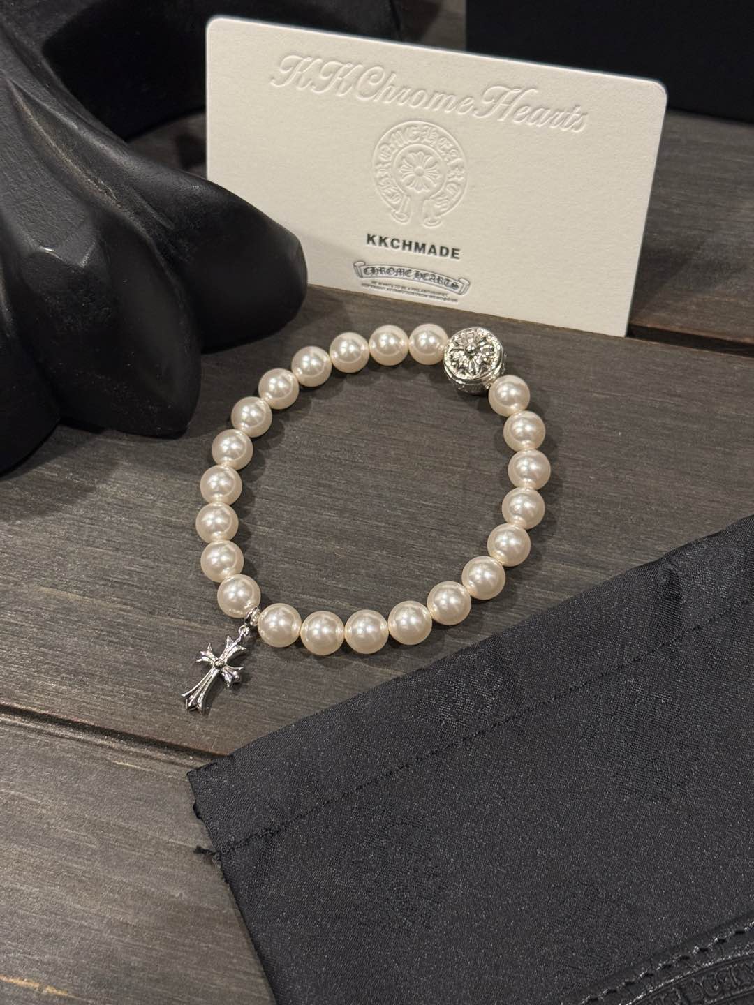 The hottest item of the year! 🔝CH ✖️Miki Pearl Series Bracelet