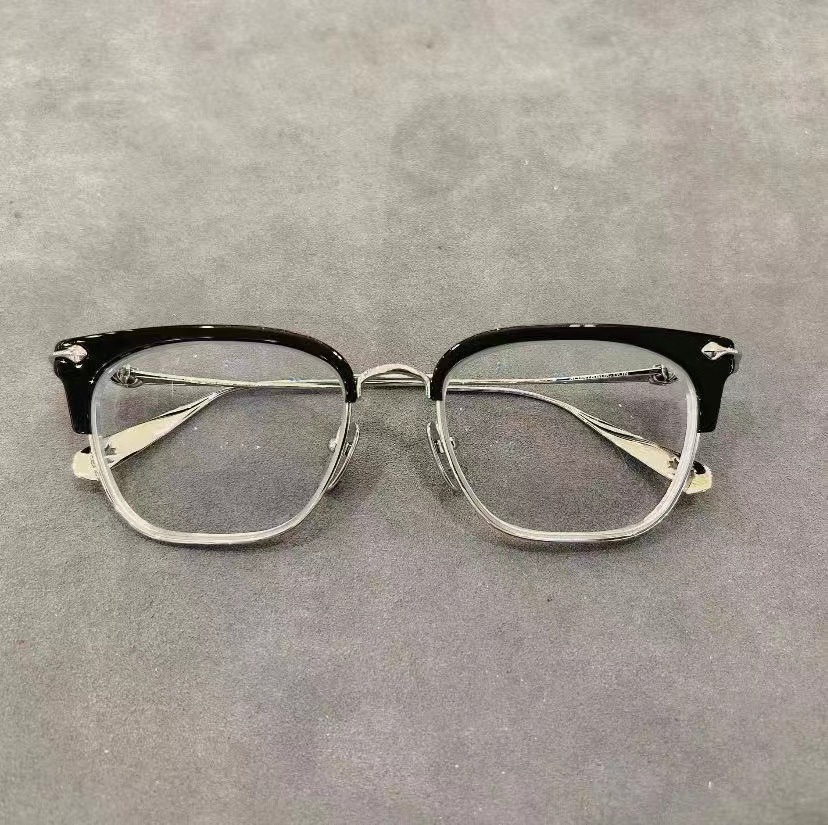 Chrome Hearts Xue Zhiqian Sterling Silver Glasses: Most on the market are cheap, using the most basic acetate and metal materials, and the details are poor... Ours are made of 925 silver and titanium, perfectly replicating the original. From mold mak