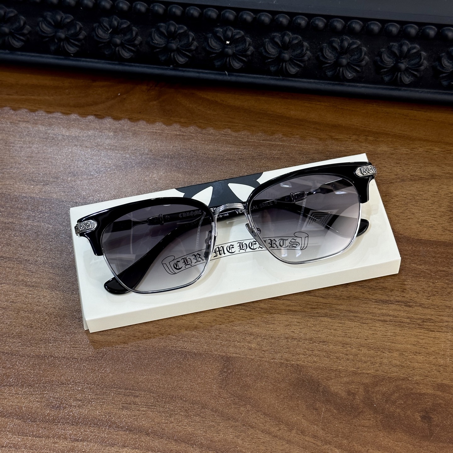 CH Sunglasses Model: Smile IIMaterial: 925 SilverSize: 54 (18-146mm)