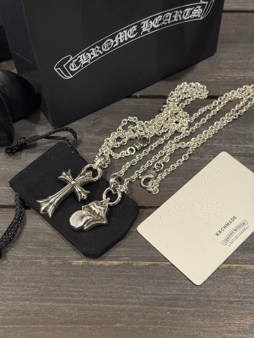 Customer order: Rolling Stone Tongue Pendant + Lobster Chain