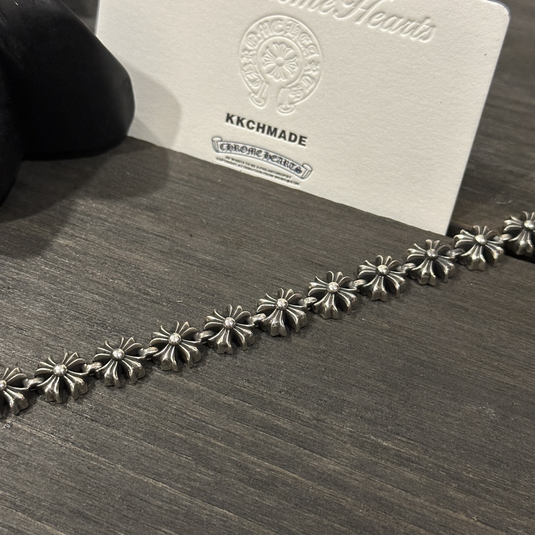 Tiny Plus bracelet, all sizes available.