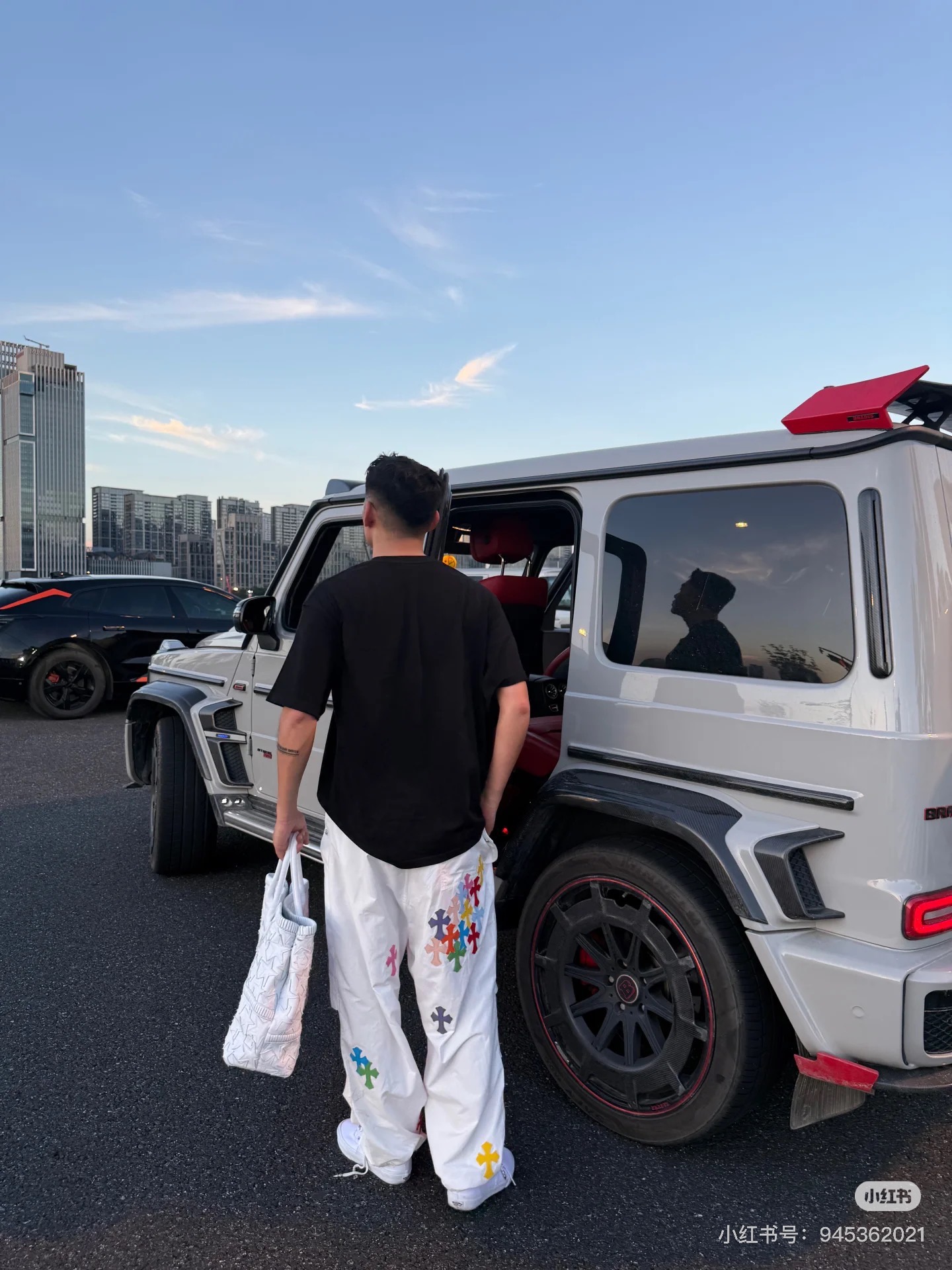 Chrome Hearts Heavyweight Paratrooper Pants with Colorful Crosses. A relaxed, laid-back fit, suitable for waist sizes 66-100cm. The fabric is custom-woven and dyed, requiring a carbon-brushed finish on the front followed by a brushed finish (resultin