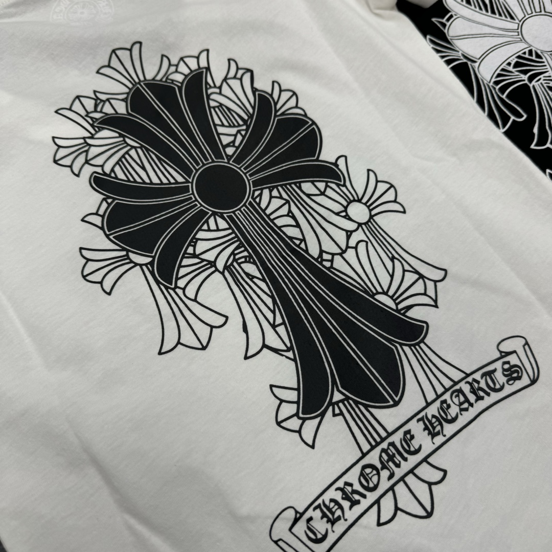 Chrome Hearts Popular V-Neck Women's Phantom Cross Short-Sleeve T-ShirtMade from custom-dyed pure cotton, soft and delicate, with matching neckline sizesSizes: S, M, L