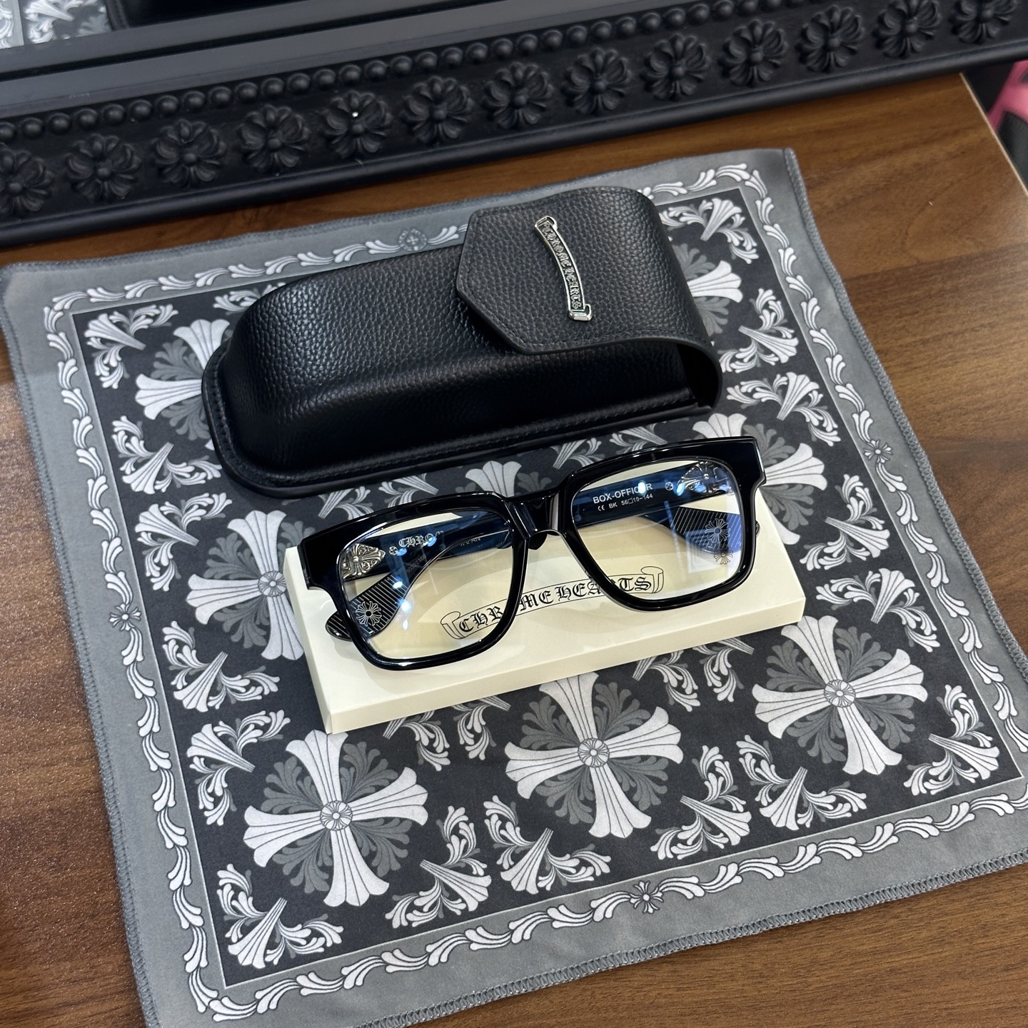 Glasses Model: BOX-OFFICER Size: 56-19-144