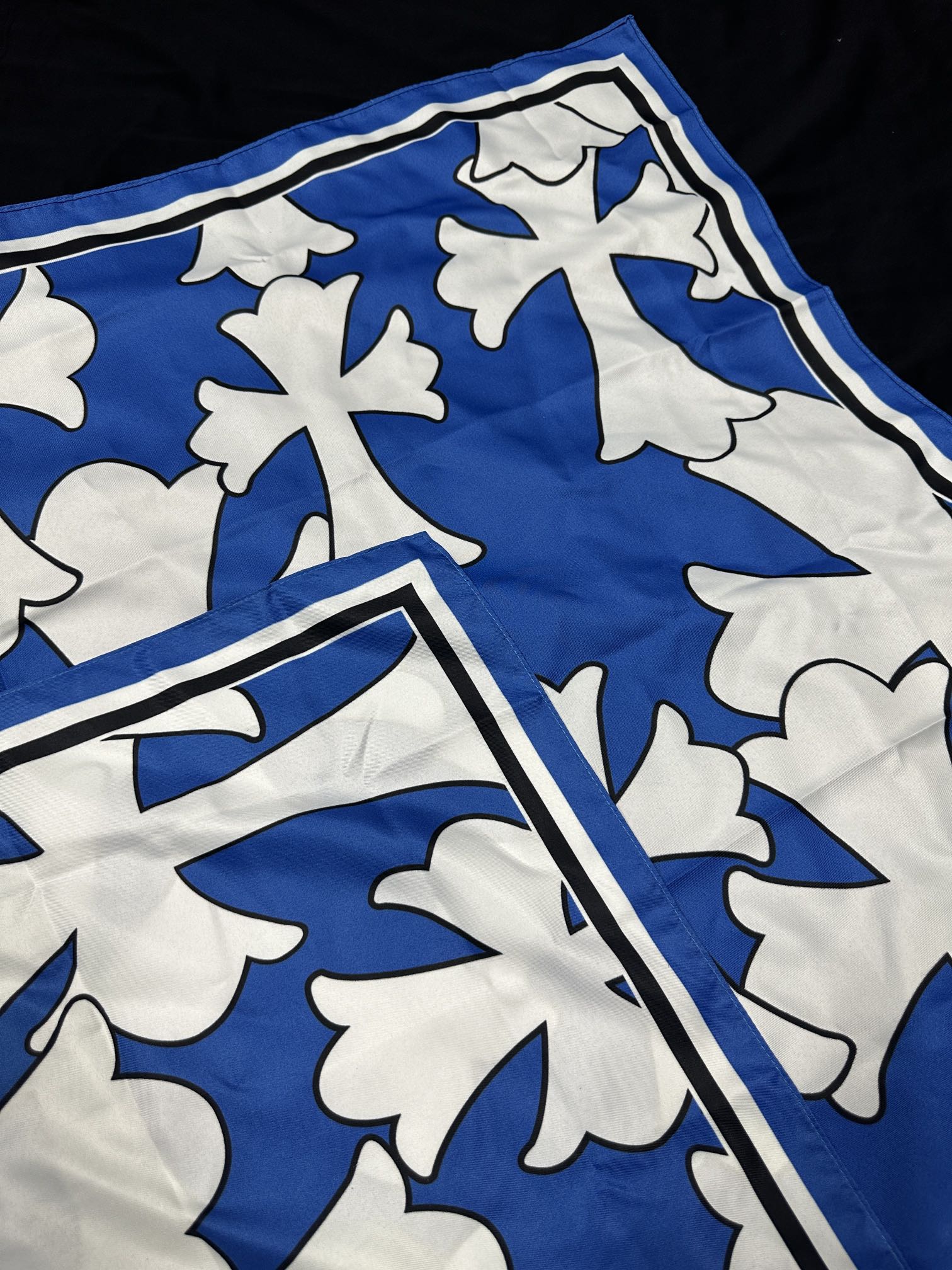 Exclusive online release of the new Chrome Hearts scarf, 6 months in the making. Every single one is of original quality. In short, everything you see is identical; the only difference is how you obtained it.