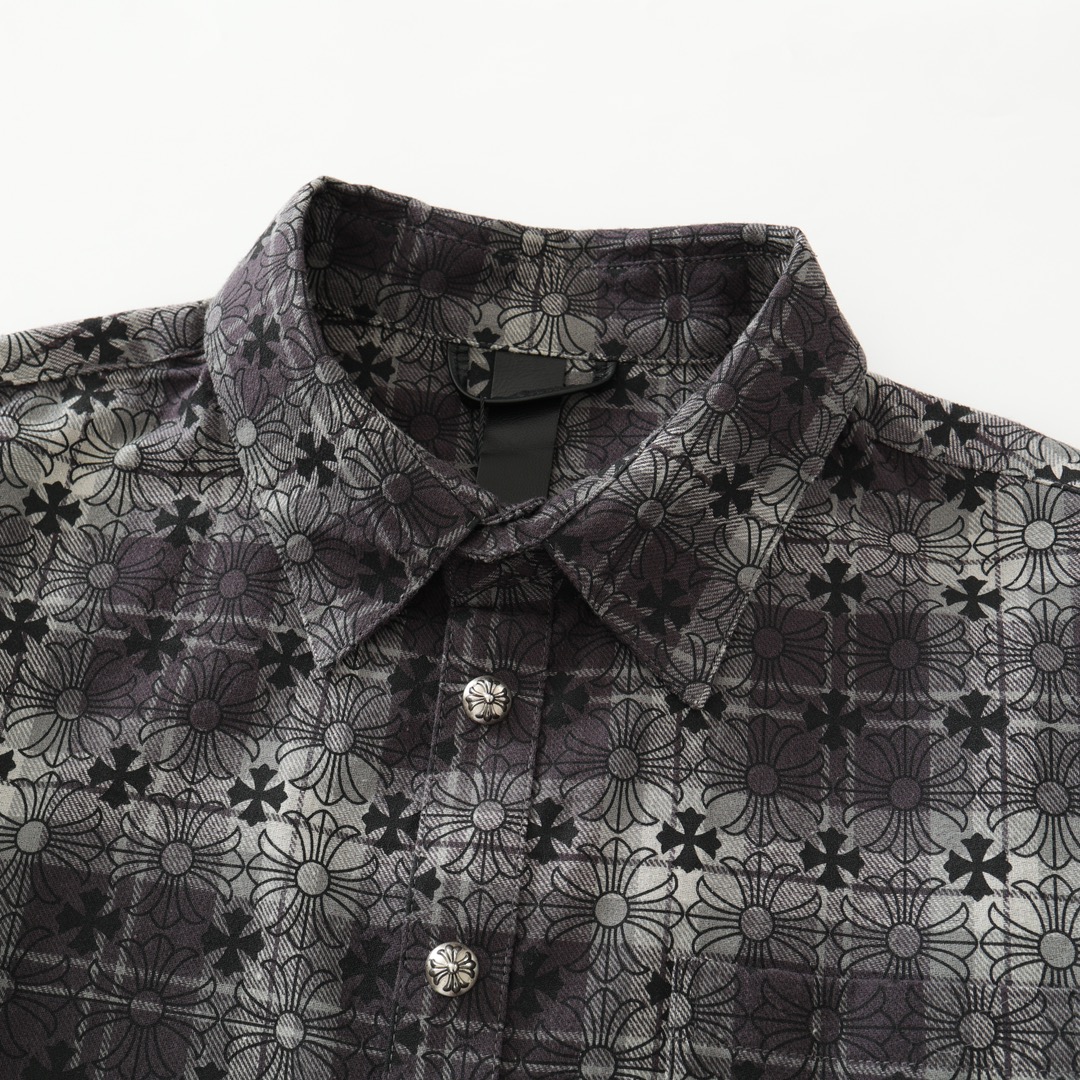 CH's new all-over print shirt with subtle pattern. All sizes are now available. Made of 100% cotton sesame-patterned checkered fabric with a subtle print. Hand-cut with matching patterns throughout. Custom genuine leather hand-embroidered sleeves. Cu
