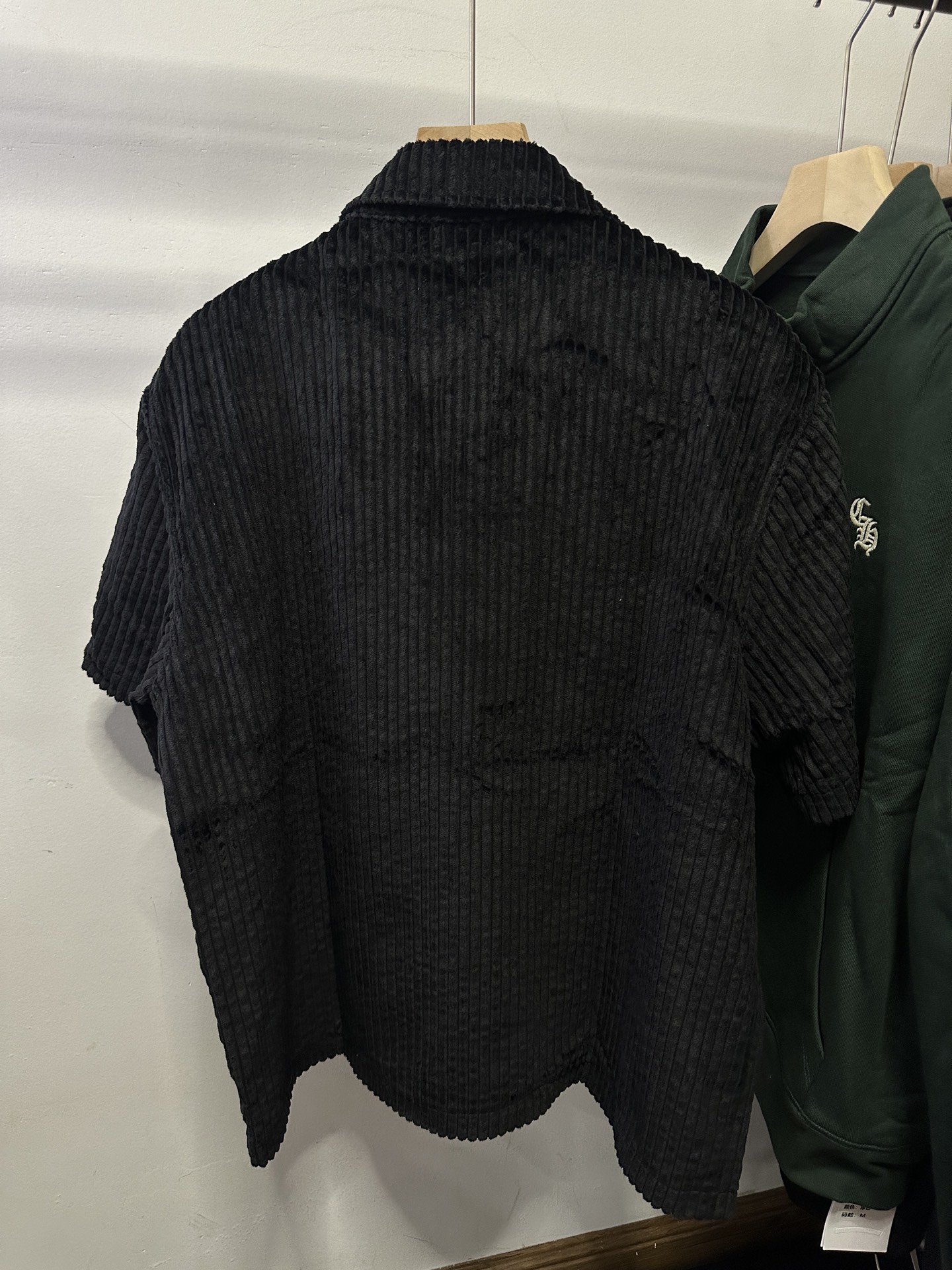 Chrome Hearts Exclusive Mattyboy Red Lips Corduroy ShirtHardware is original molded and silver-plated. Lining is identical to the authentic product.Sizes S-XL